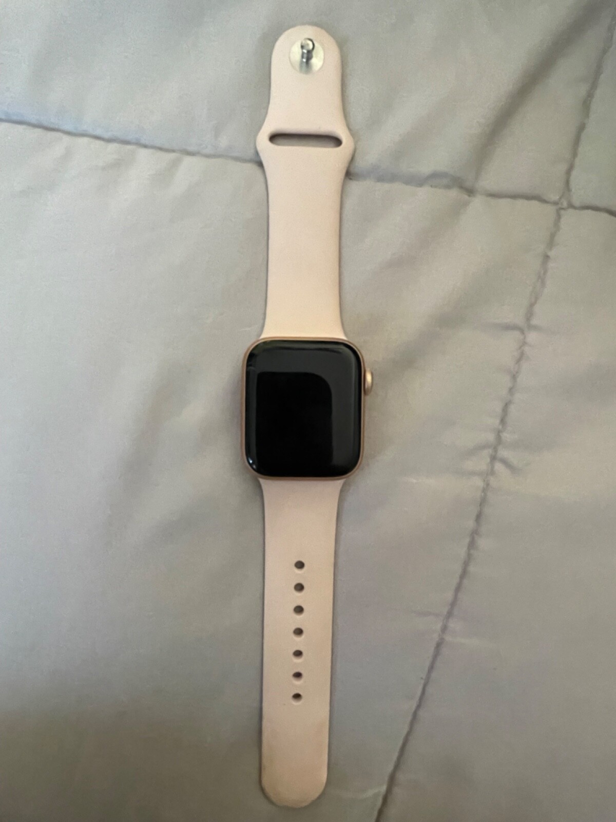 Apple Watch Series 6 40mm Gold Aluminum Case with Pink Sand Sport Band – Regular