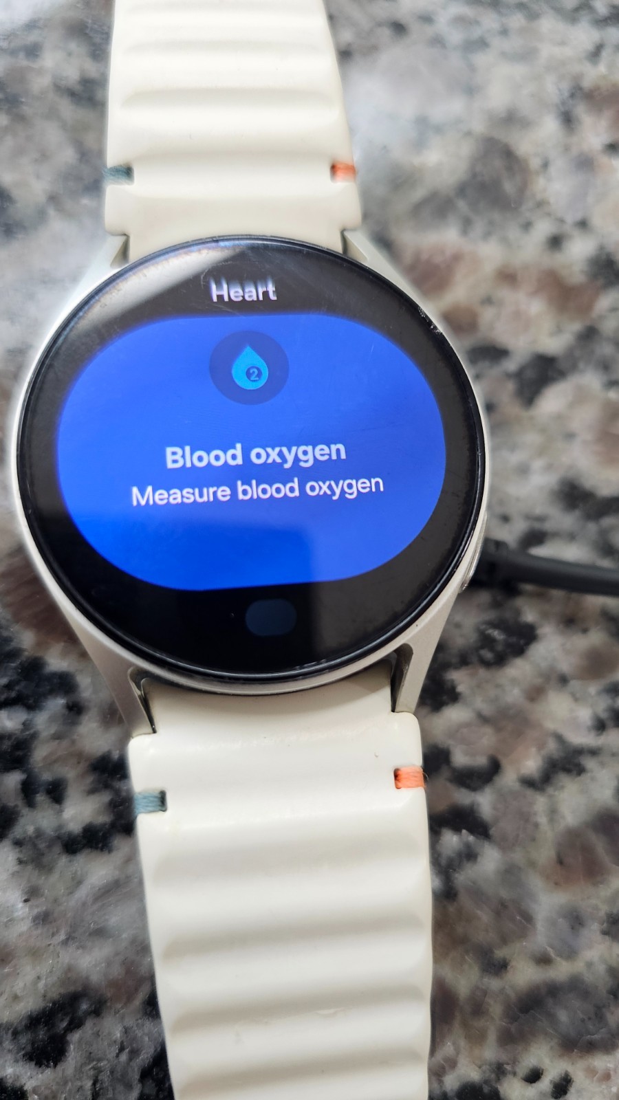 SAMSUNG GALAXY WATCH7 40mm GPS AI Smartwatch, 2024 – Unlocked. 2 chargers.