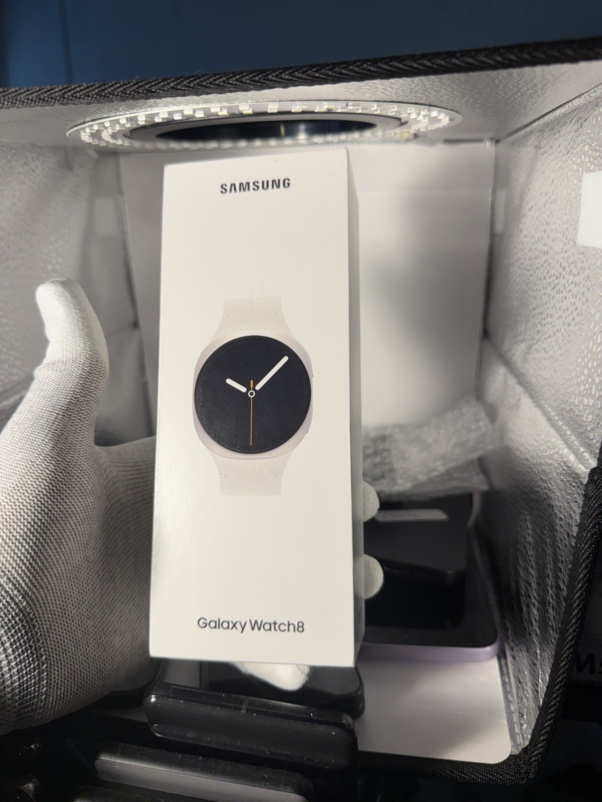 Samsung Galaxy Watch8 40MM BRAND NEW SEALED (FREE SHIPPING) Silver L325U