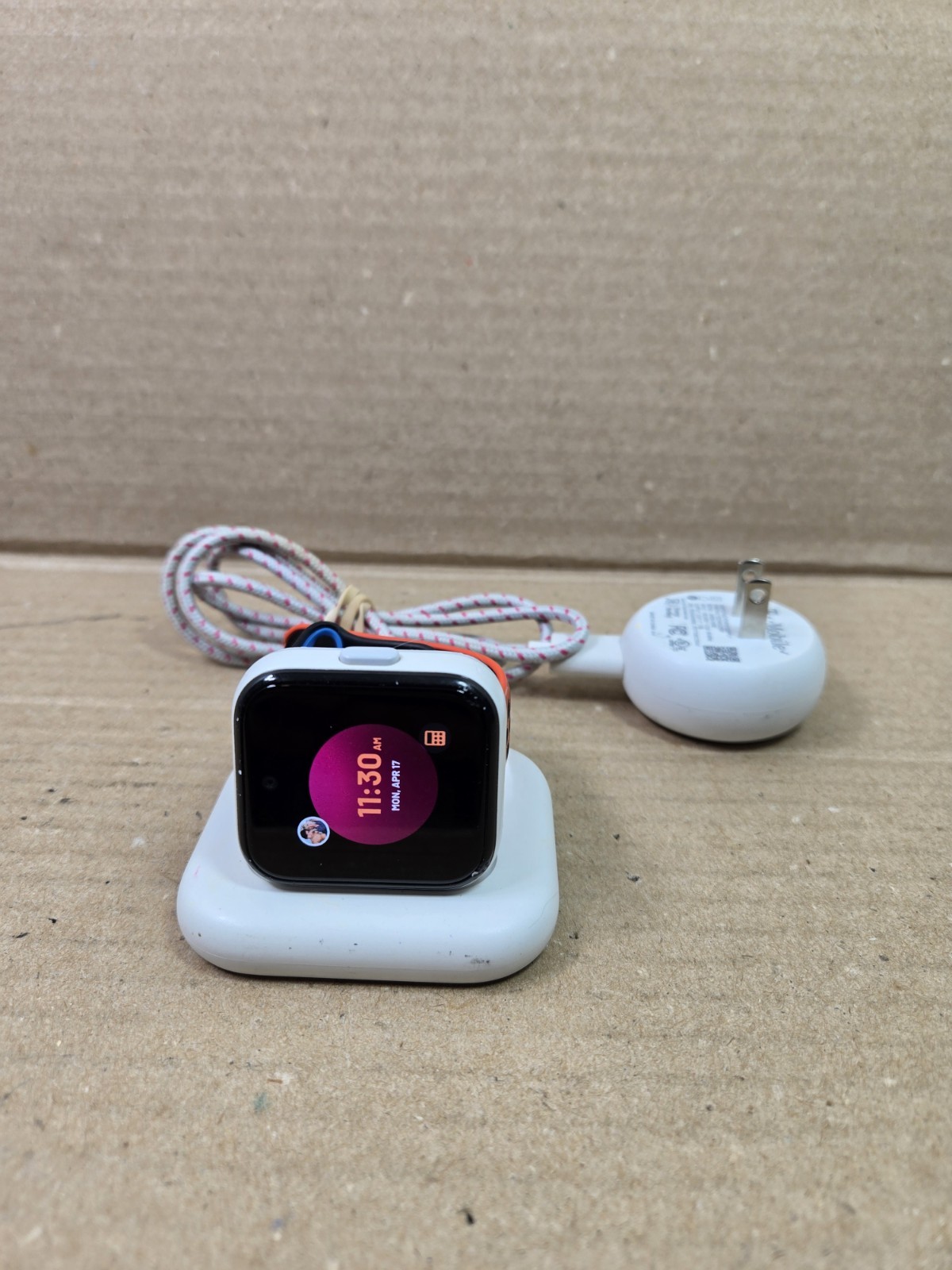 T-Mobile Kids Sync Up Watch Gps Tracker White w/Charging Base For Parts/Repair