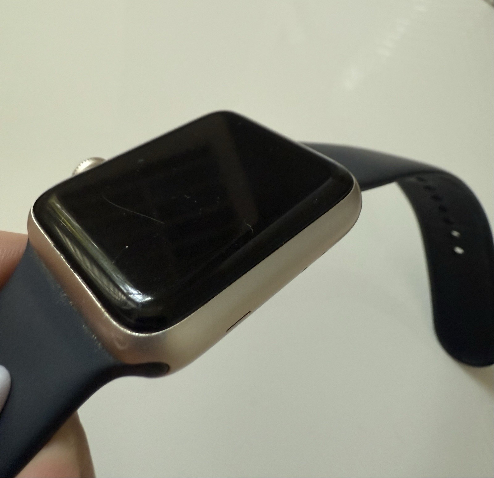 Apple Watch Series 2 42mm Gold Aluminum Case Navy Band