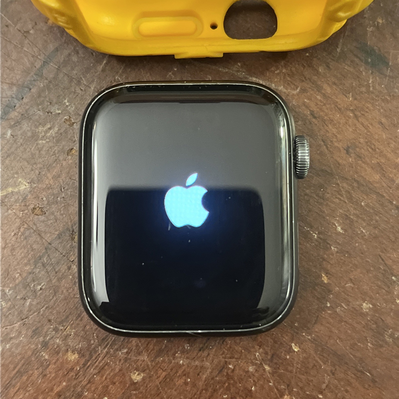 Apple Watch SE Gen 1 44mm GPS + Cellular Unlocked Midnight L22