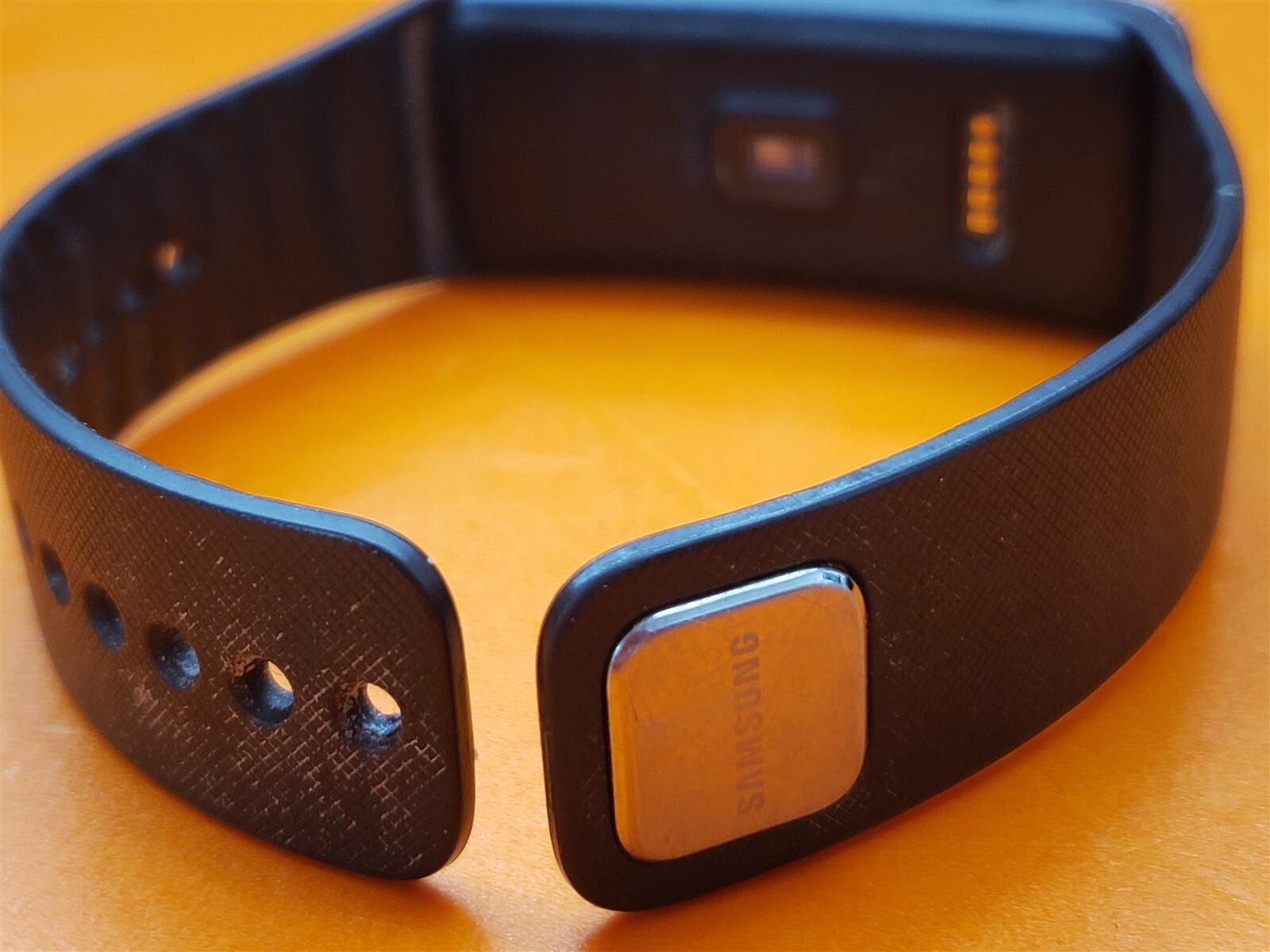 ⭐️⭐️⭐️⭐️⭐️ **AS IS** Samsung Gear Fit 1 Watch SM-R350