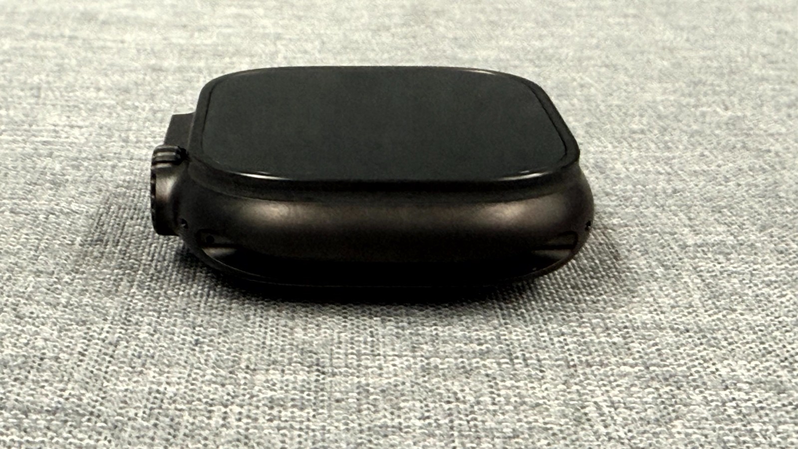Apple Watch Ultra 3 49mm GPS Cellular Titanium Case w Black Ocean Band MF0J4LW/A