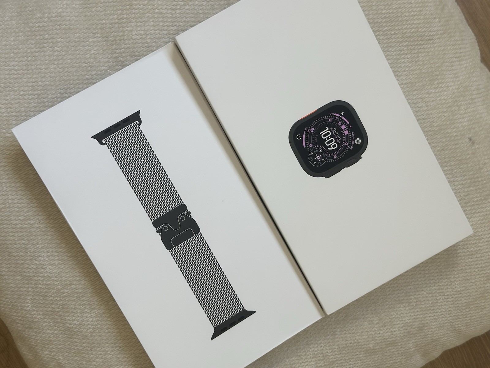 Apple Watch Ultra 3 49mm Black titanium with milanese loop black band