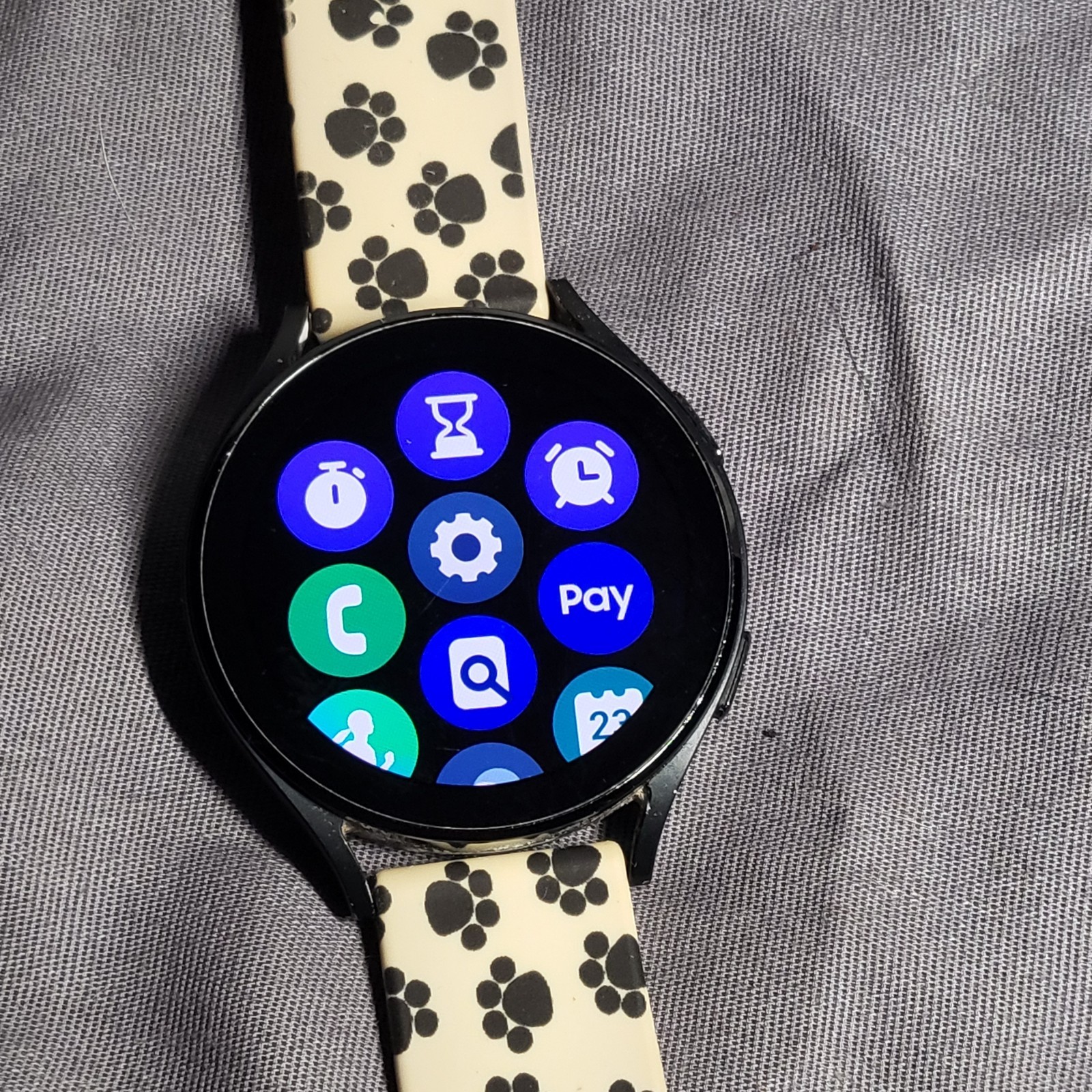 Samsung Galaxy Watch4 SM-R870 44mm Aluminum Case with Paw Print Band – Black