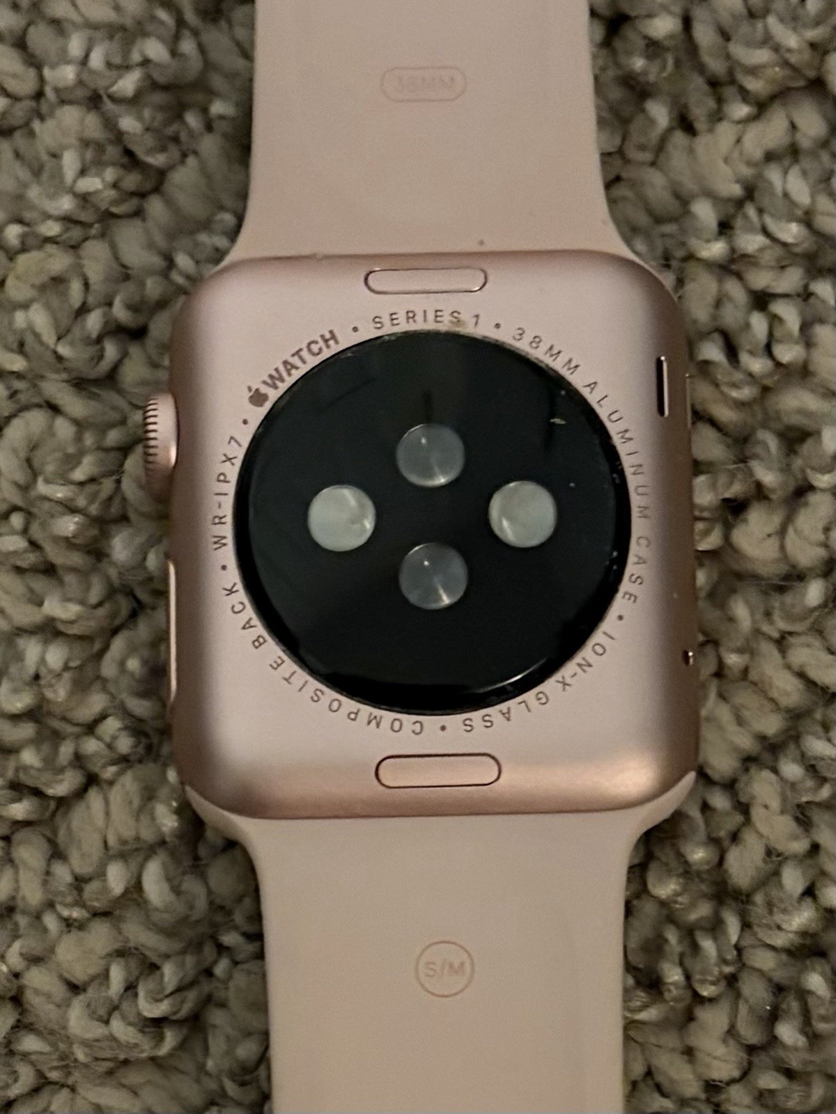 Apple Watch Series 1 38mm Rose Gold Aluminum Case, Pink Silicone Band READ 👇🏻