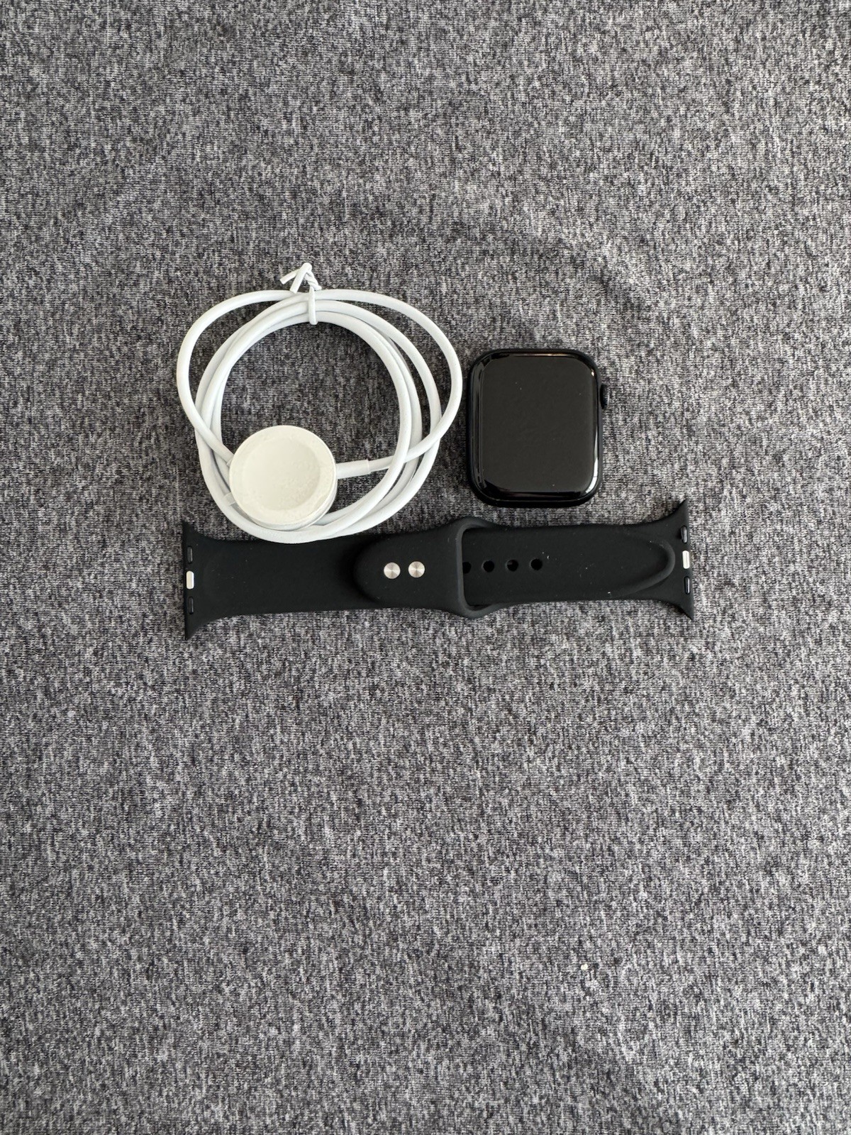 Apple Watch Series 8 GPS 45mm Midnight Aluminum Case Sport Band M/L Preowned