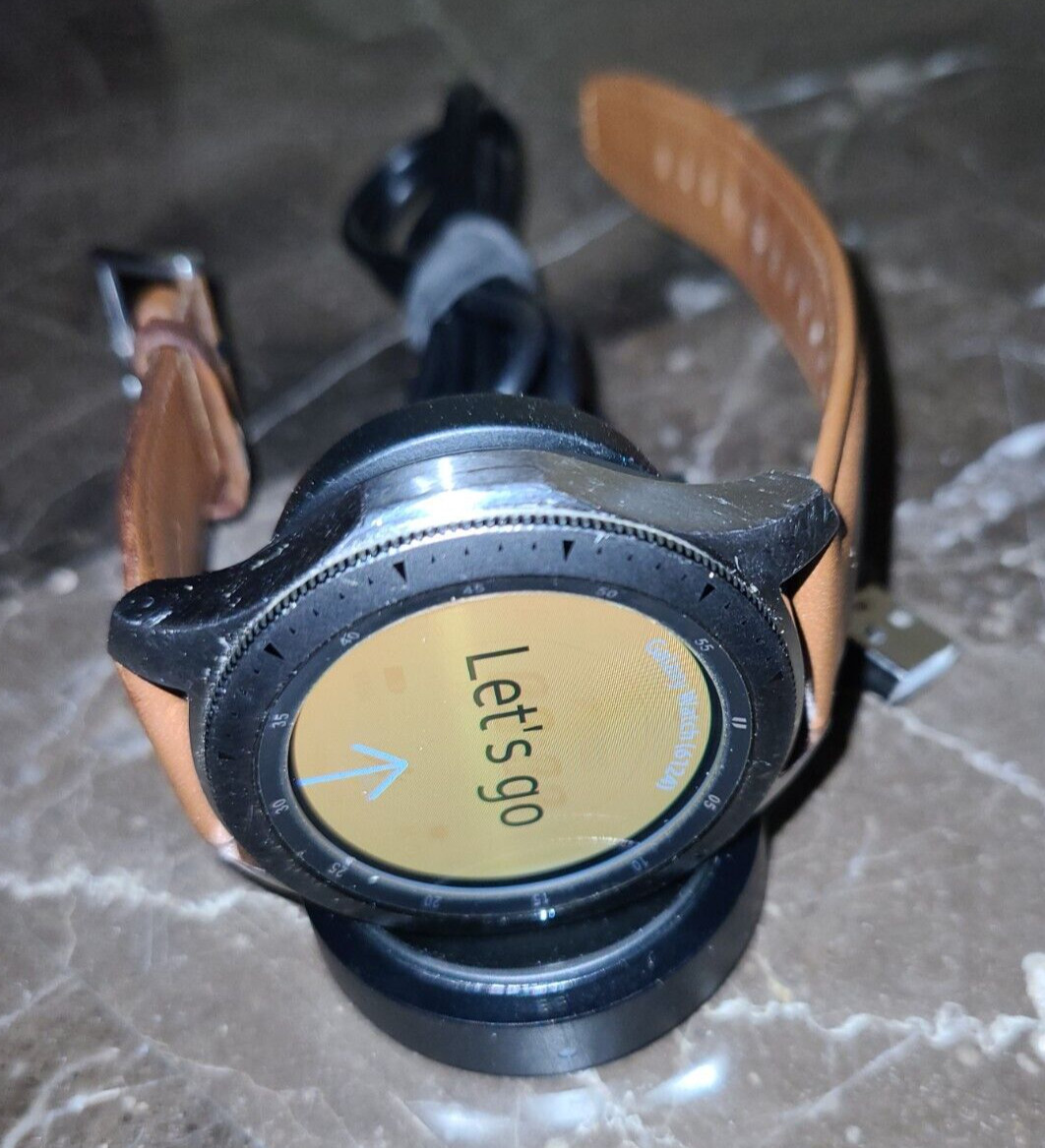 Samsung Galaxy SM-R800 Brown, Black, and Silver (6124) set up for right wrist