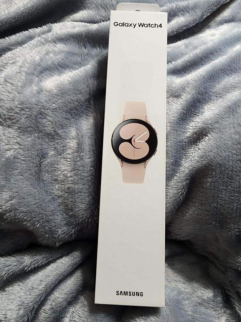 Samsung Galaxy Watch4 SM-R865 40mm Aluminum Case & Sport Band – Pink Gold BUNDLE