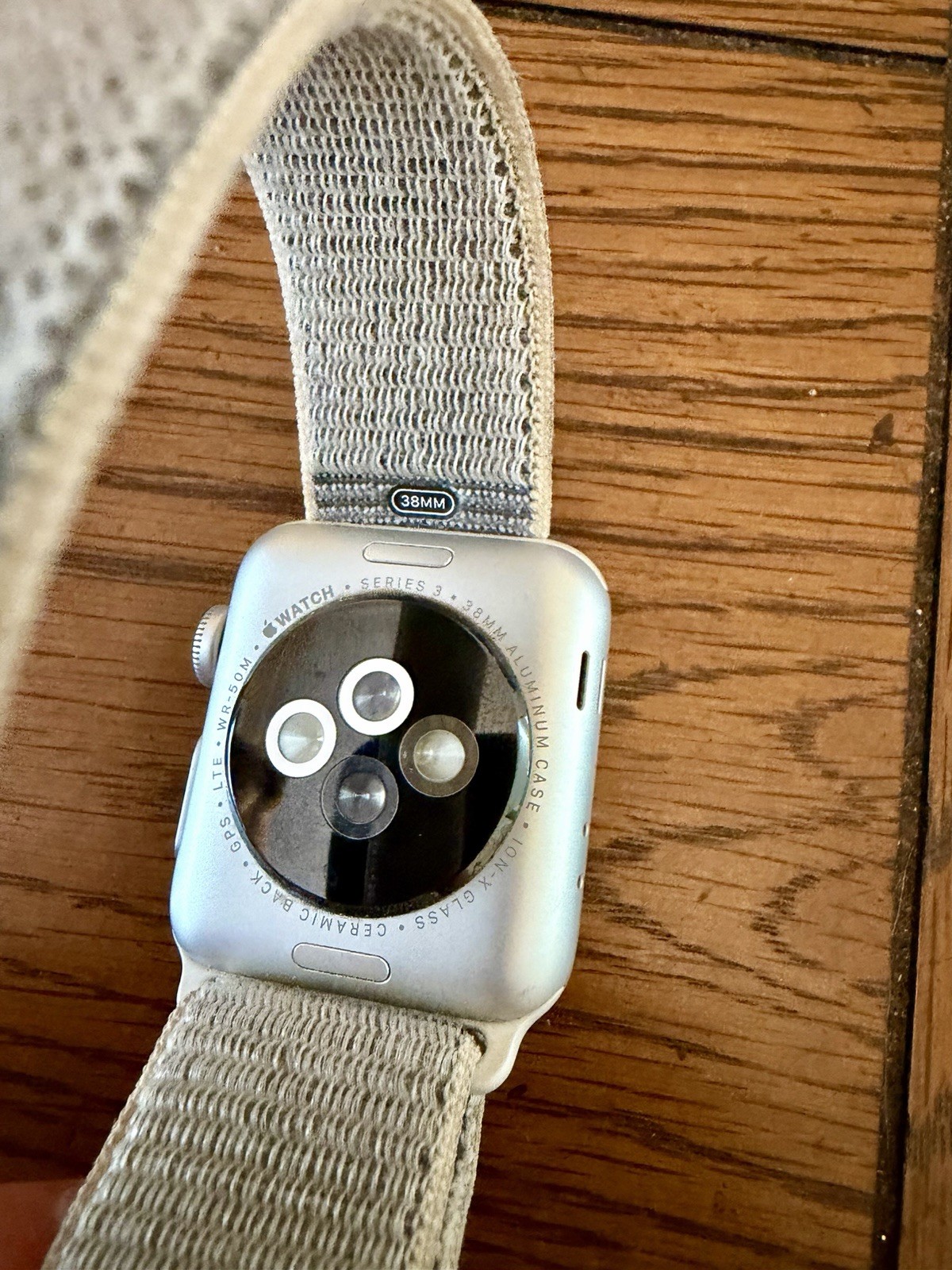 Apple Watch Series 3 38mm Silver Aluminum Case (GPS + Cellular/LTE)