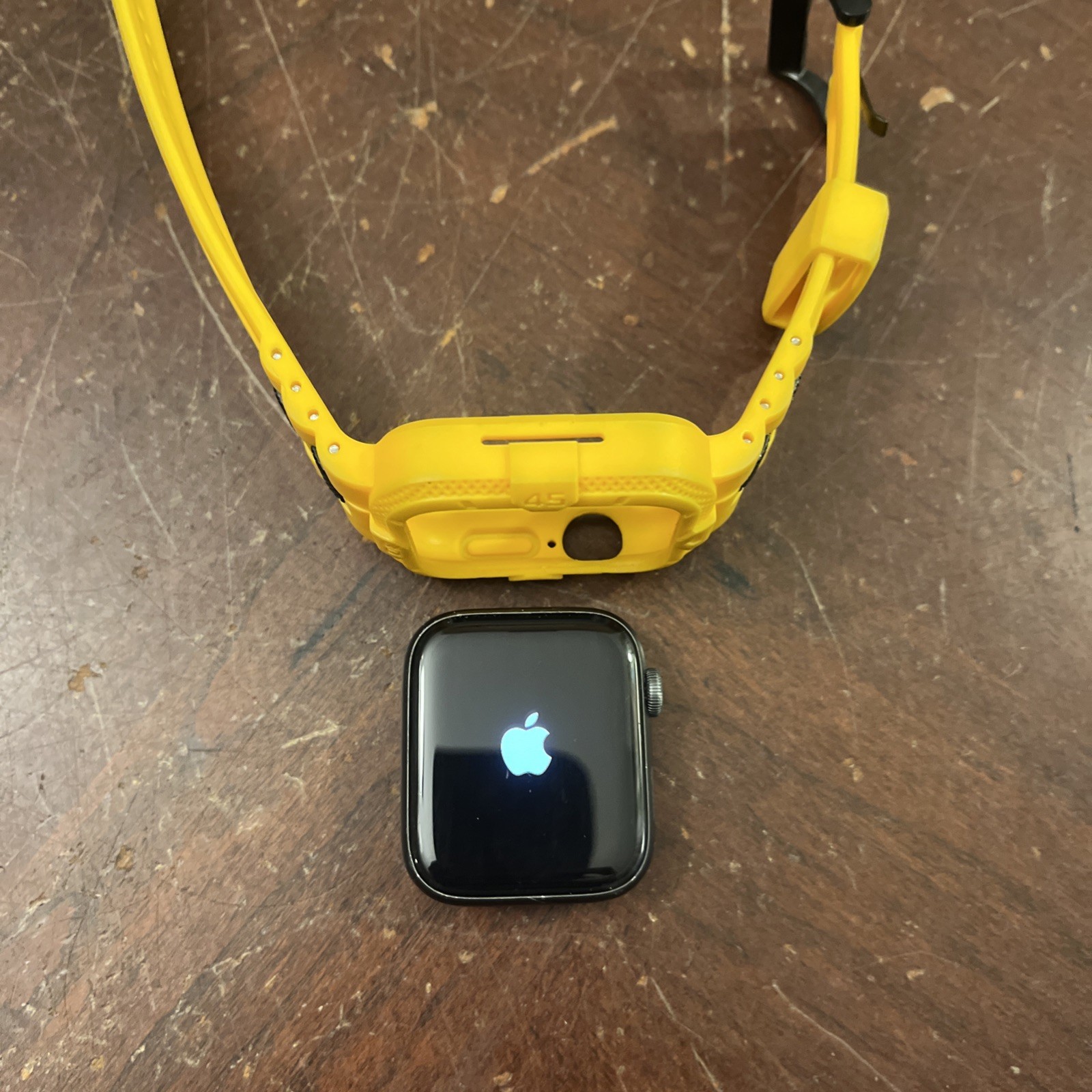 Apple Watch SE Gen 1 44mm GPS + Cellular Unlocked Midnight L22