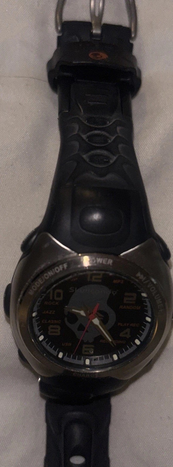 Skullcandy Macgyver MP3 Watch in Black/Red – 1 GB Storage