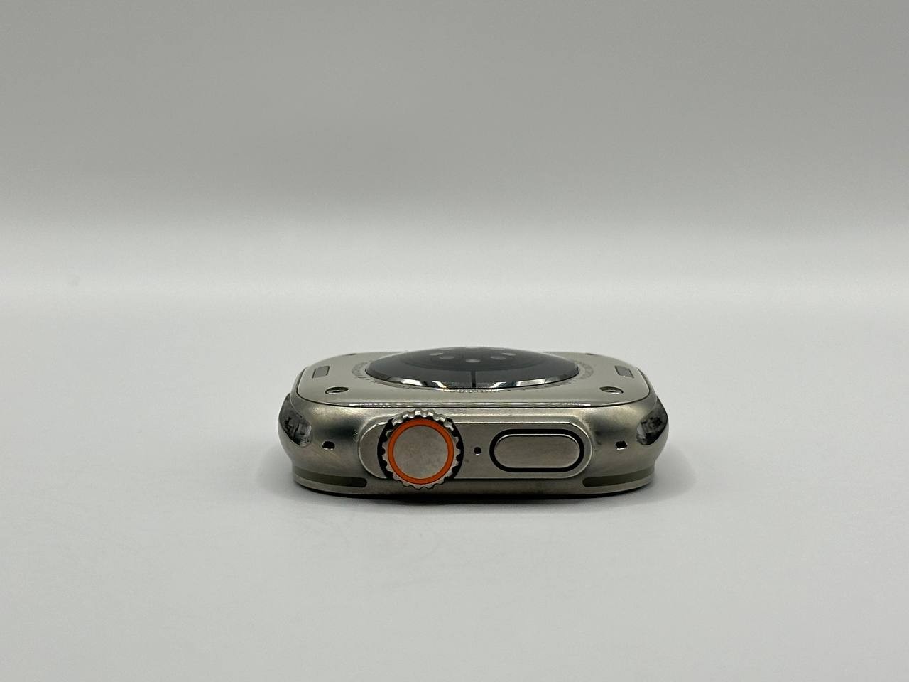Apple Watch Ultra 1st 49mm GPS + LTE Natural Titanium **BAD LCD – SEE PICS**