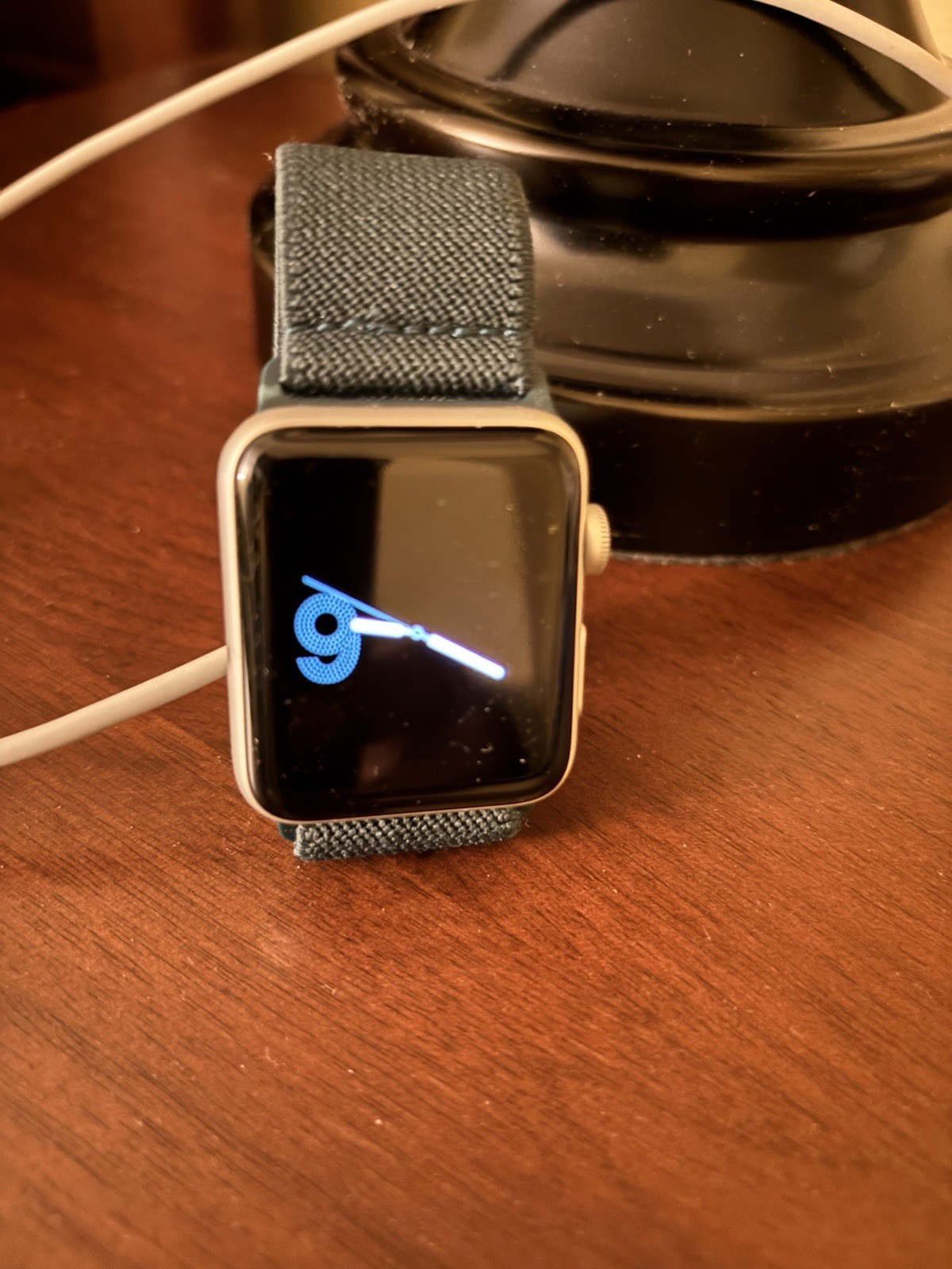Apple Watch Series 3 Silver Aluminium 42mm with Gray sports band