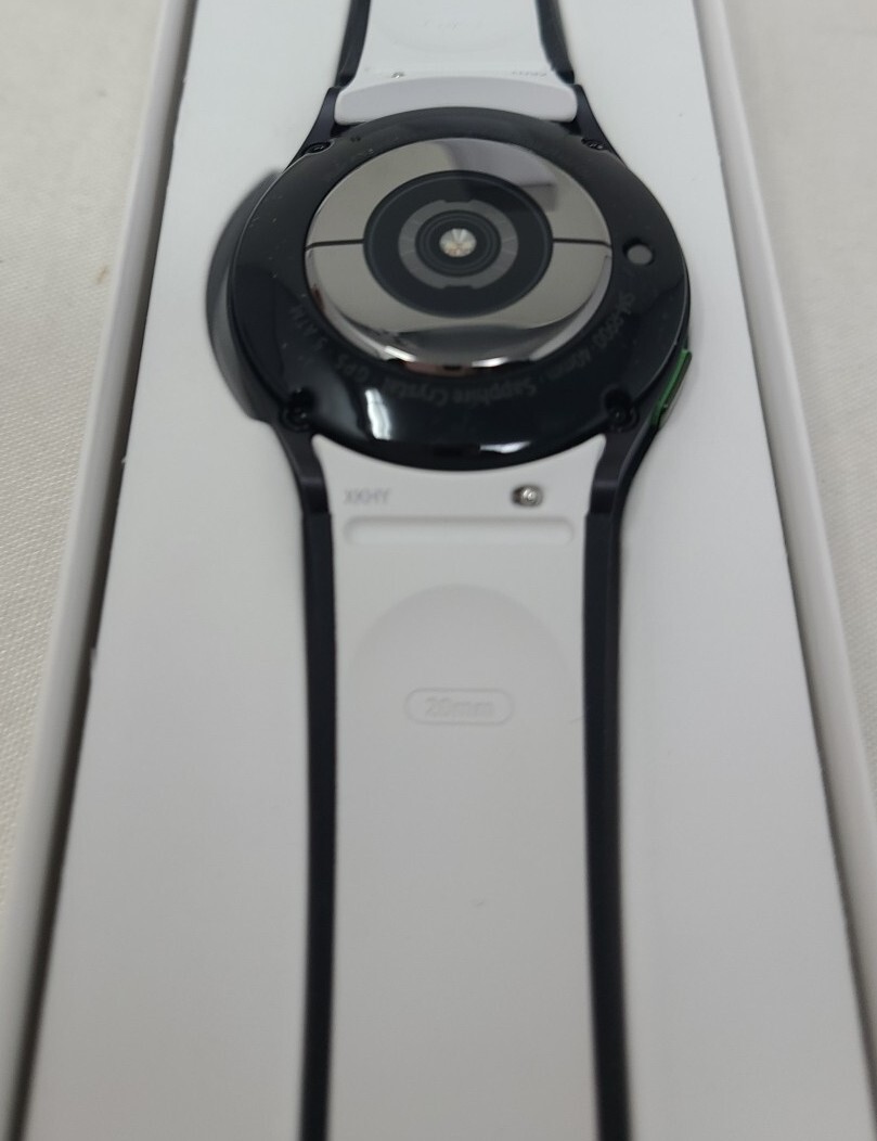 Samsung Galaxy Watch 5 Golf Edition SM-R900 40mm Gray Bezel with Two-Tone Band