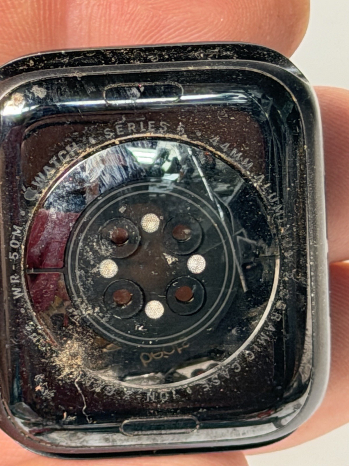 Lot of 14 Damaged Apple Watches – Mixed Models: SE 1 2 3 4 5 6 8 9