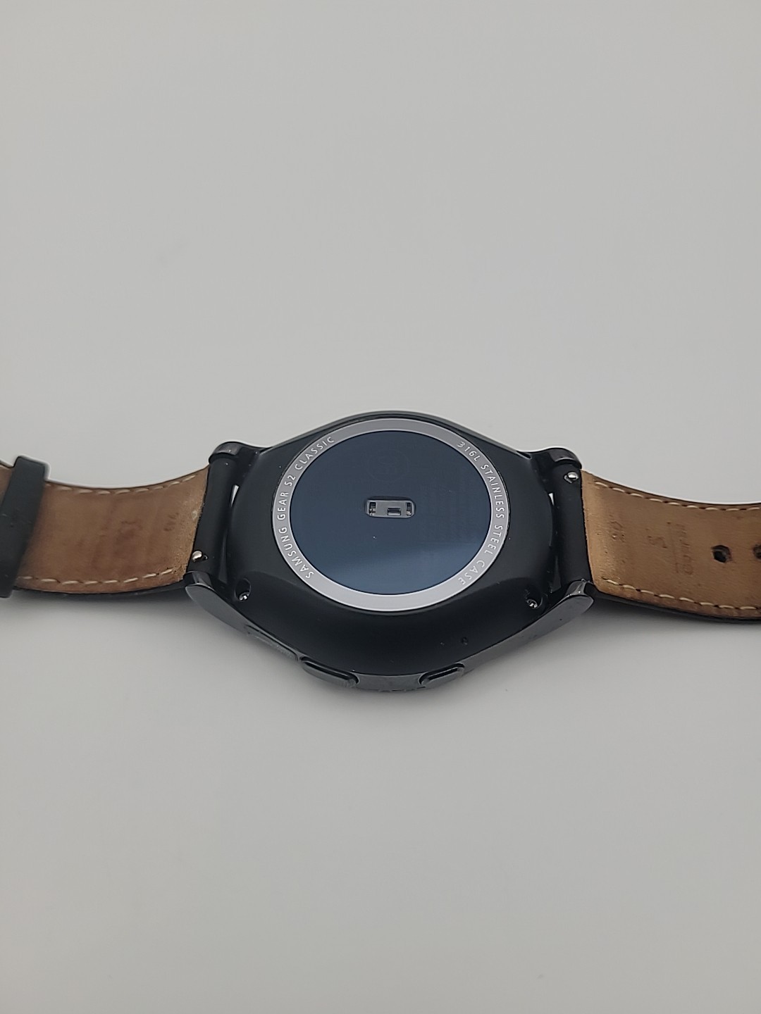 Samsung Gear S2 Classic Premium Black Smartwatch 40mm Black Stainless Steel AT&T