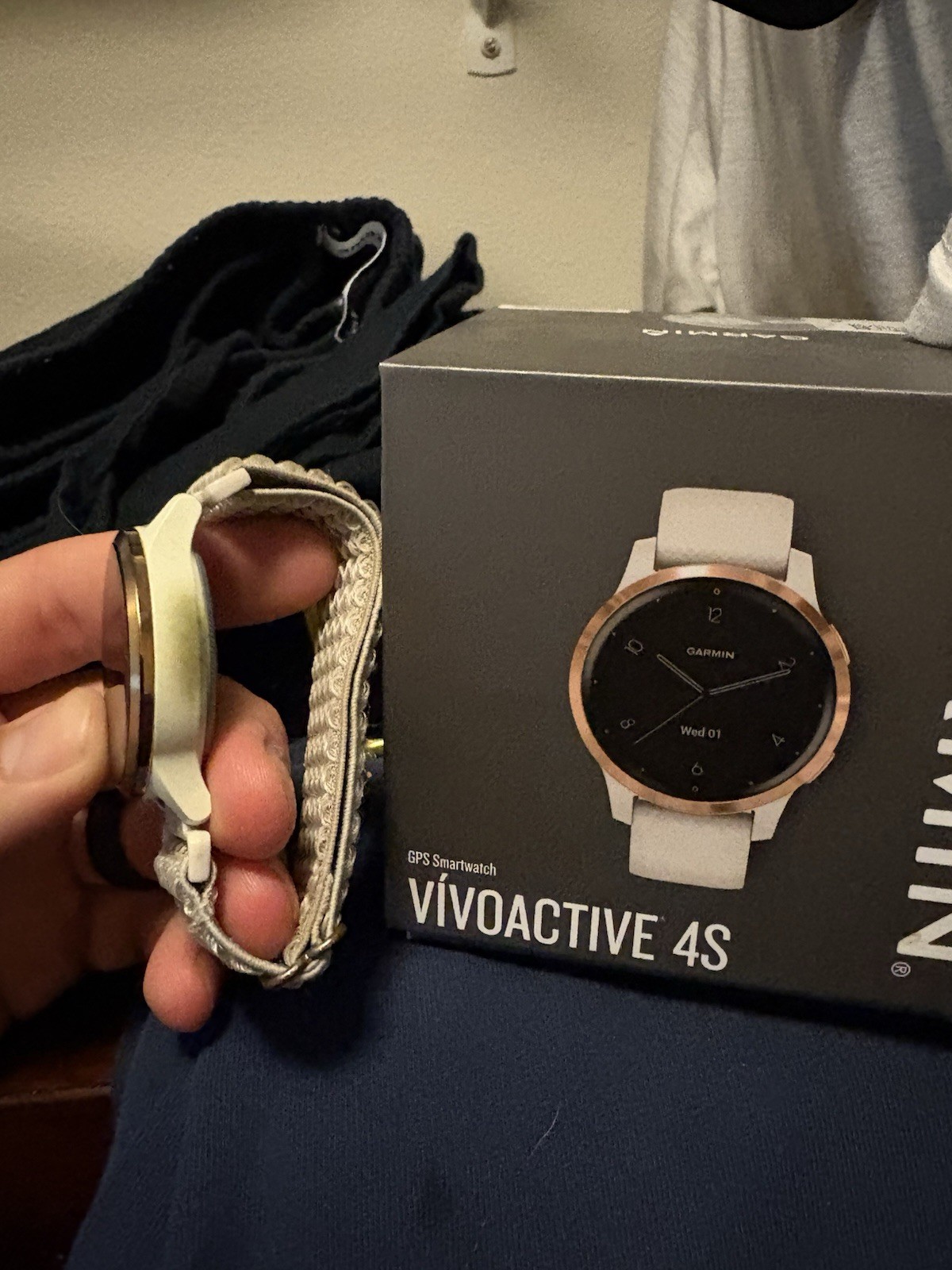 Garmin Vivoactive 4S Fitness Tracker