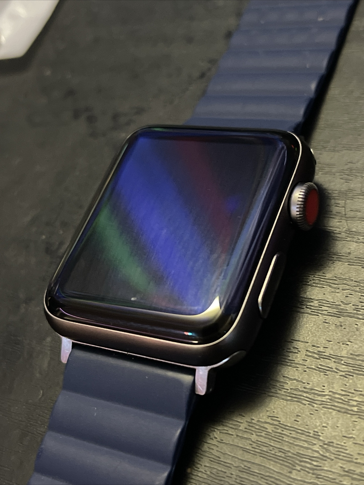 Apple Watch Series 3 A1861 42mm Cellular Space Gray W/ 2 Magnetic Bands Red/blu