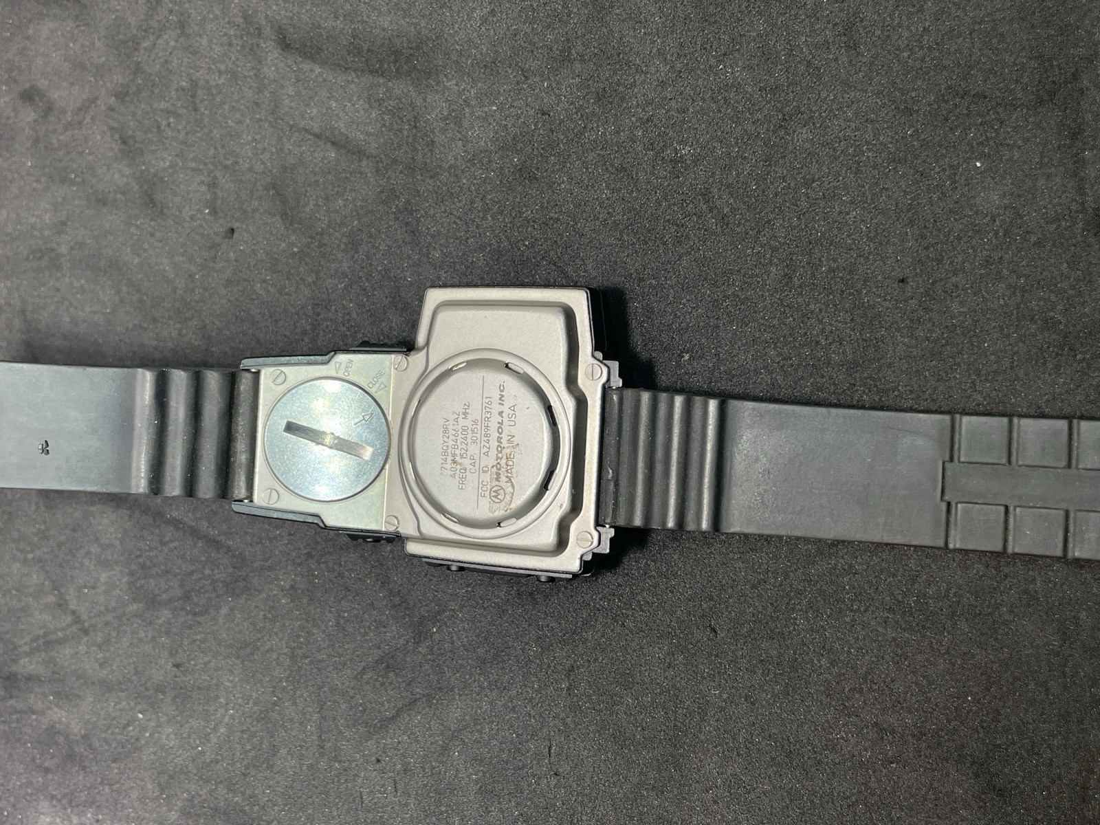 VTG motorola RARE smart watch 714BQY28VR MADE IN USA 301516 WORK/ 2x Batteries