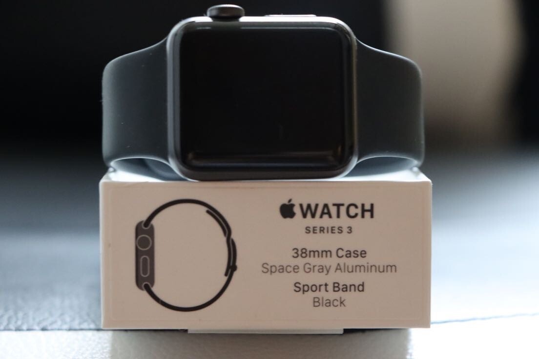 Apple Watch Series 3 38 mm Gray Case Black Aluminium Smartwatch – MTF02LLA