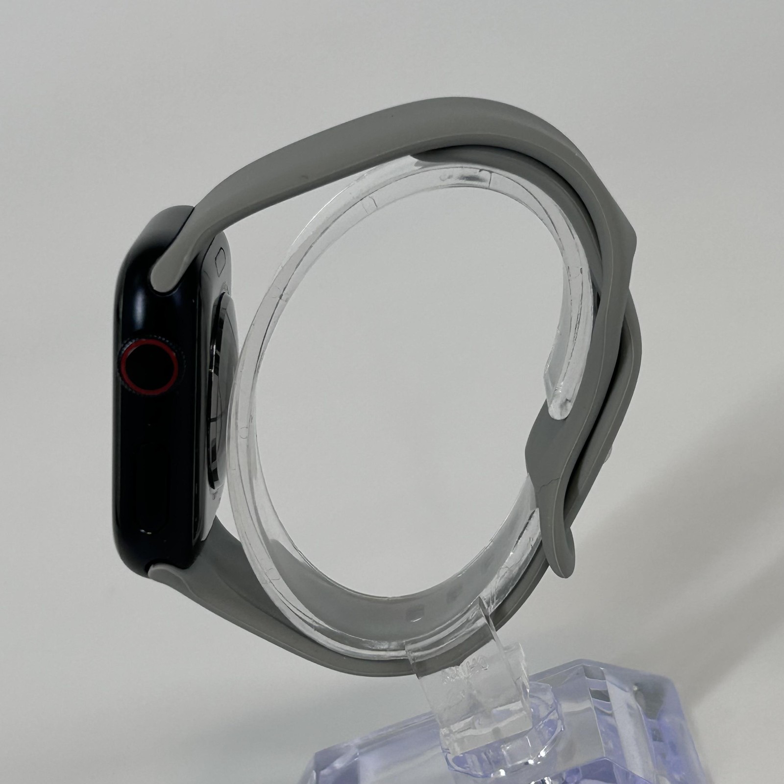Apple Watch (Series 8) 41mm Space Black Aluminum (LTE) w/ Gray Sport Band – Good