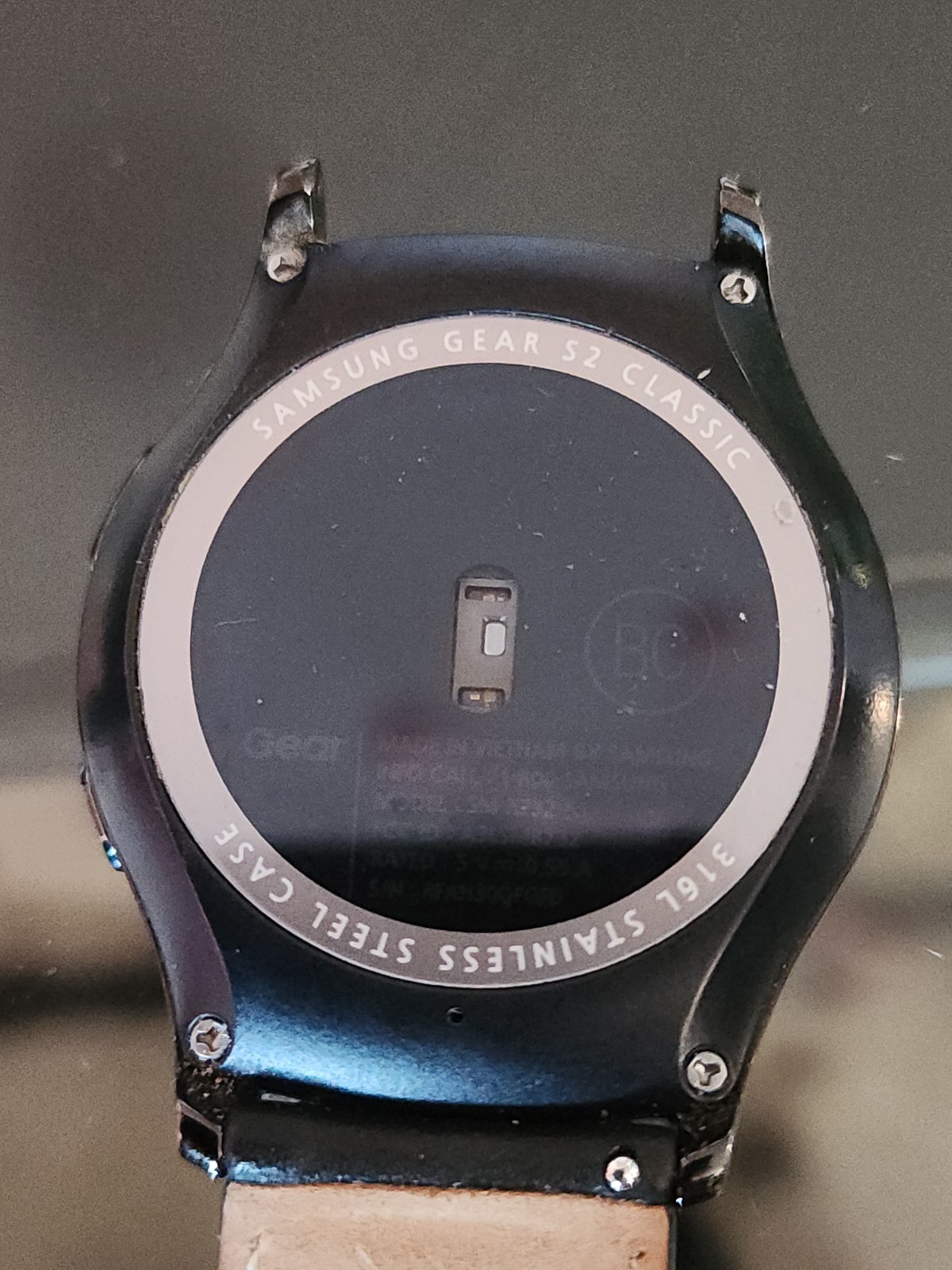 Samsung Gear S2 Classic Stainless Steel Case Needs New Band