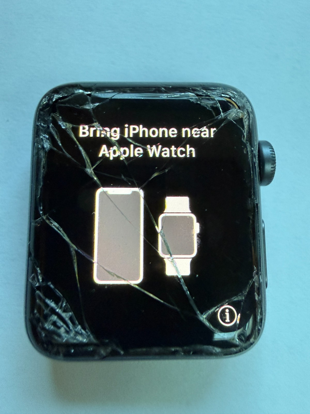 Apple Watch Series 3 42mm Space Gray GPS + Cellular, Cracked Screen