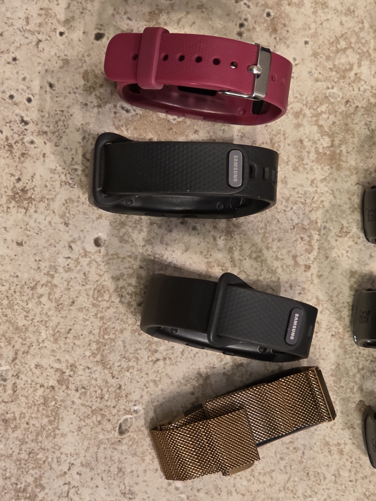 8 Samsung Galaxy Gear Fit/Fit 2 ( AS IS FOR PARTS OR REPAIR )( UNTESTED ) *READ