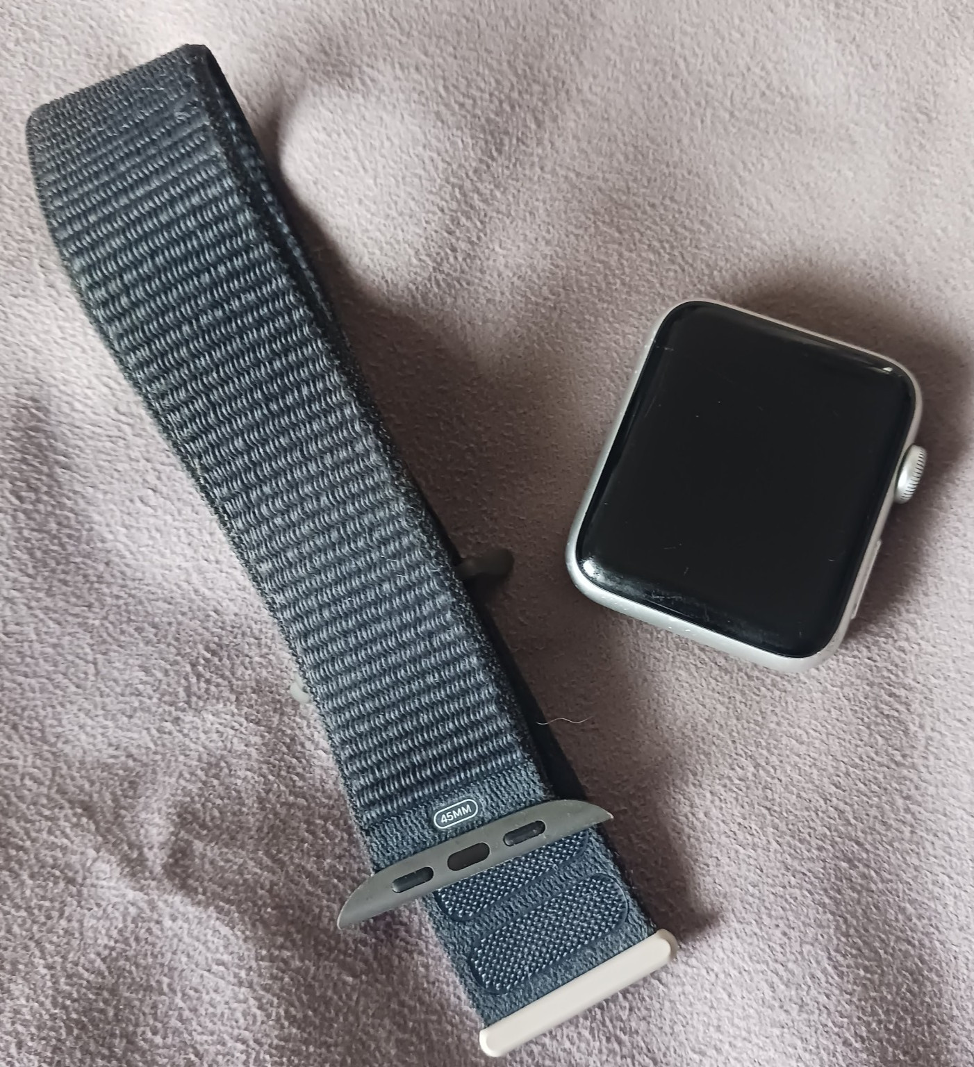 Apple Watch Series 3 GPS 42mm Silver Aluminum Case Black Sport Loop