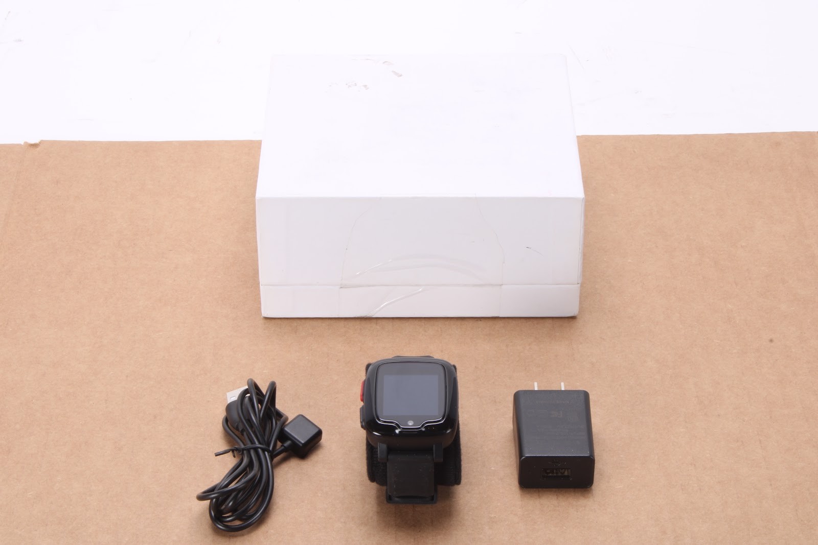 Freedom Guardian FRDM01B0418 Smartwatch With Charging Base Bundle – Fair