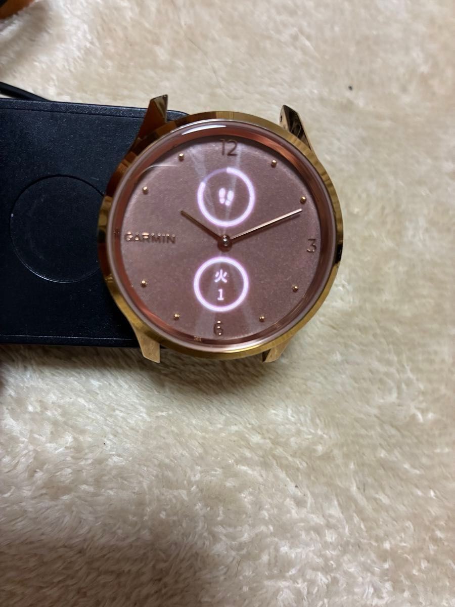 Garmin vivomove LUXE 010-02241 Black and Gold Used GPS Smartwatch Analog Display