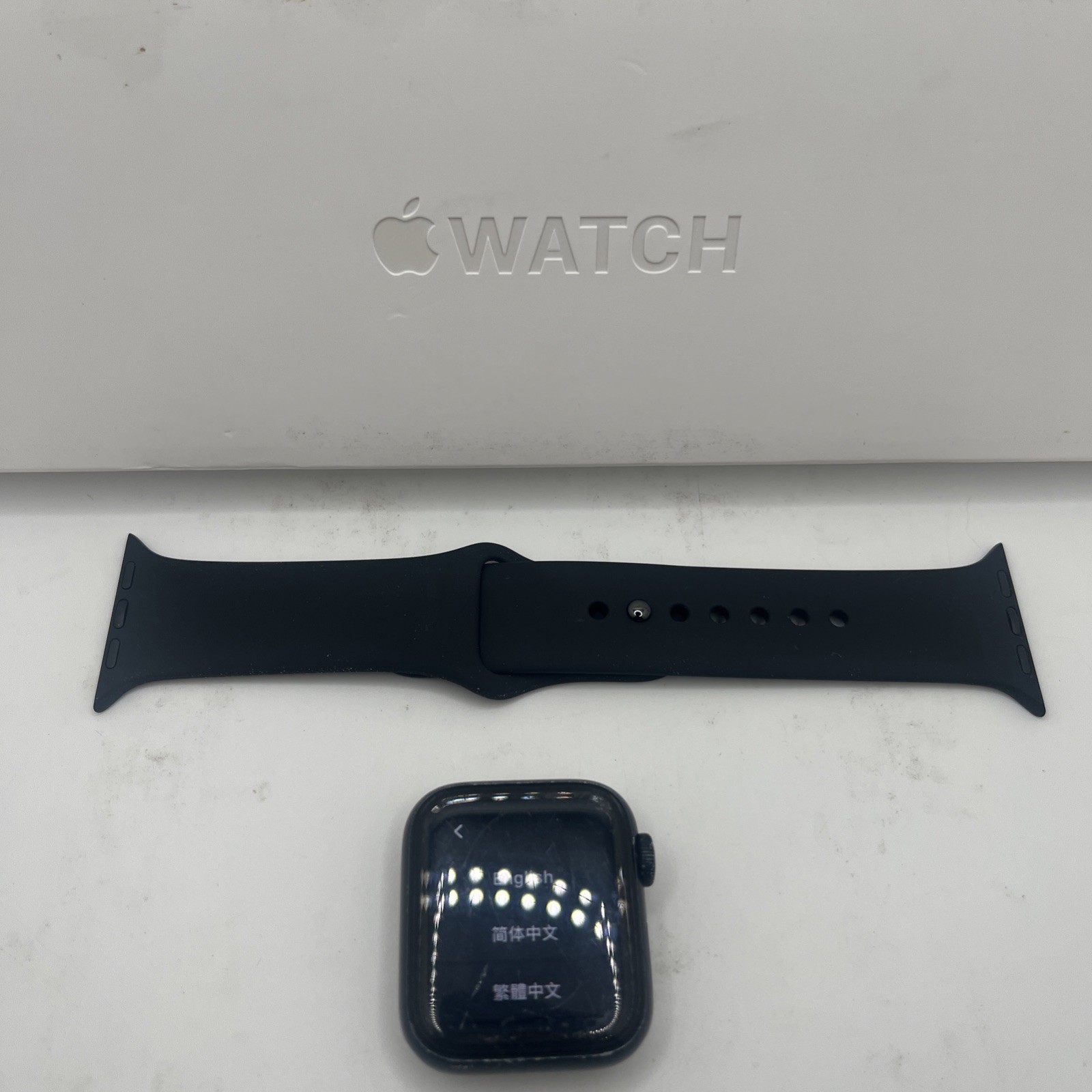 Apple Watch SE (GPS) (2nd Generation) 40mm 32 Gig Used Excellent With Box (read)