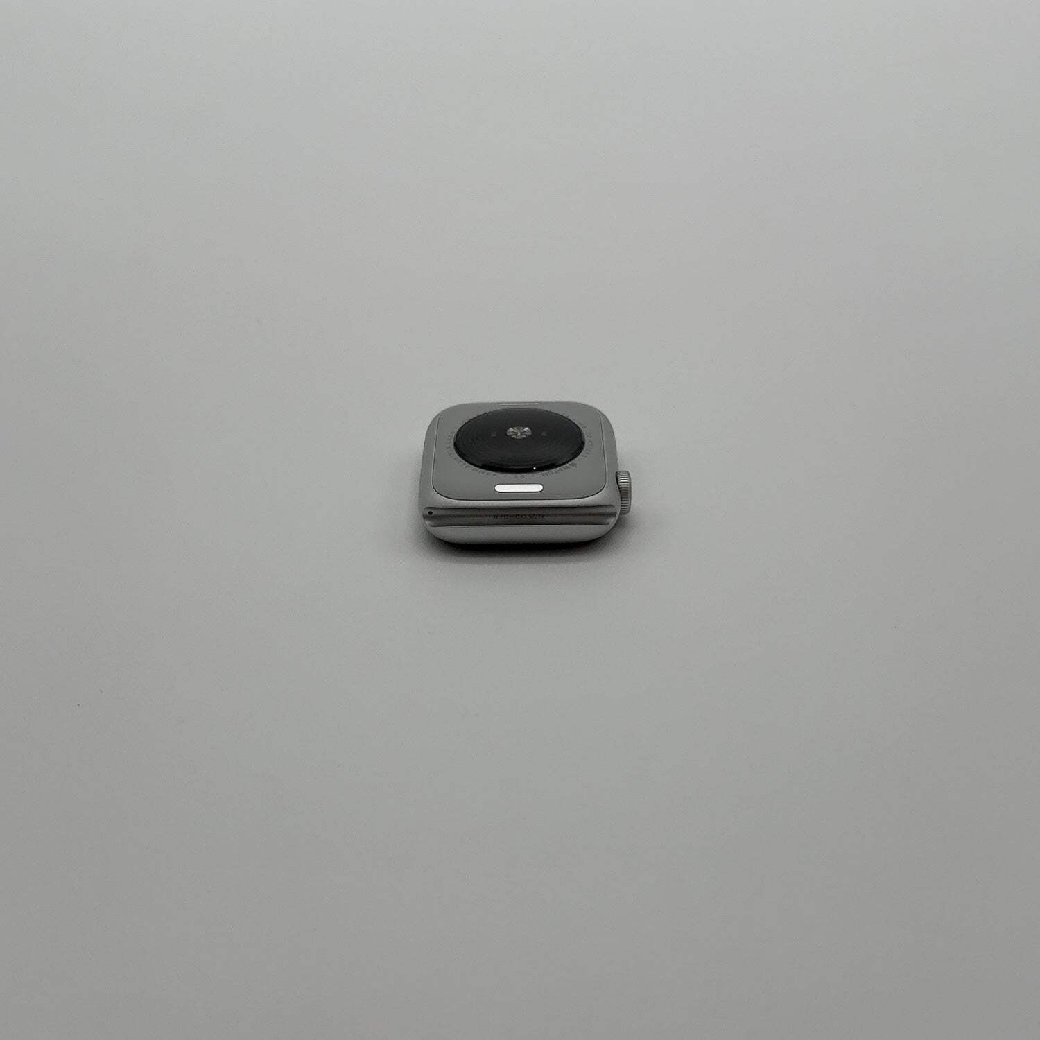 Unlocked Apple Watch SE 2nd Gen 40MM Silver Aluminum Aftermarket Band MNTP3LL/A
