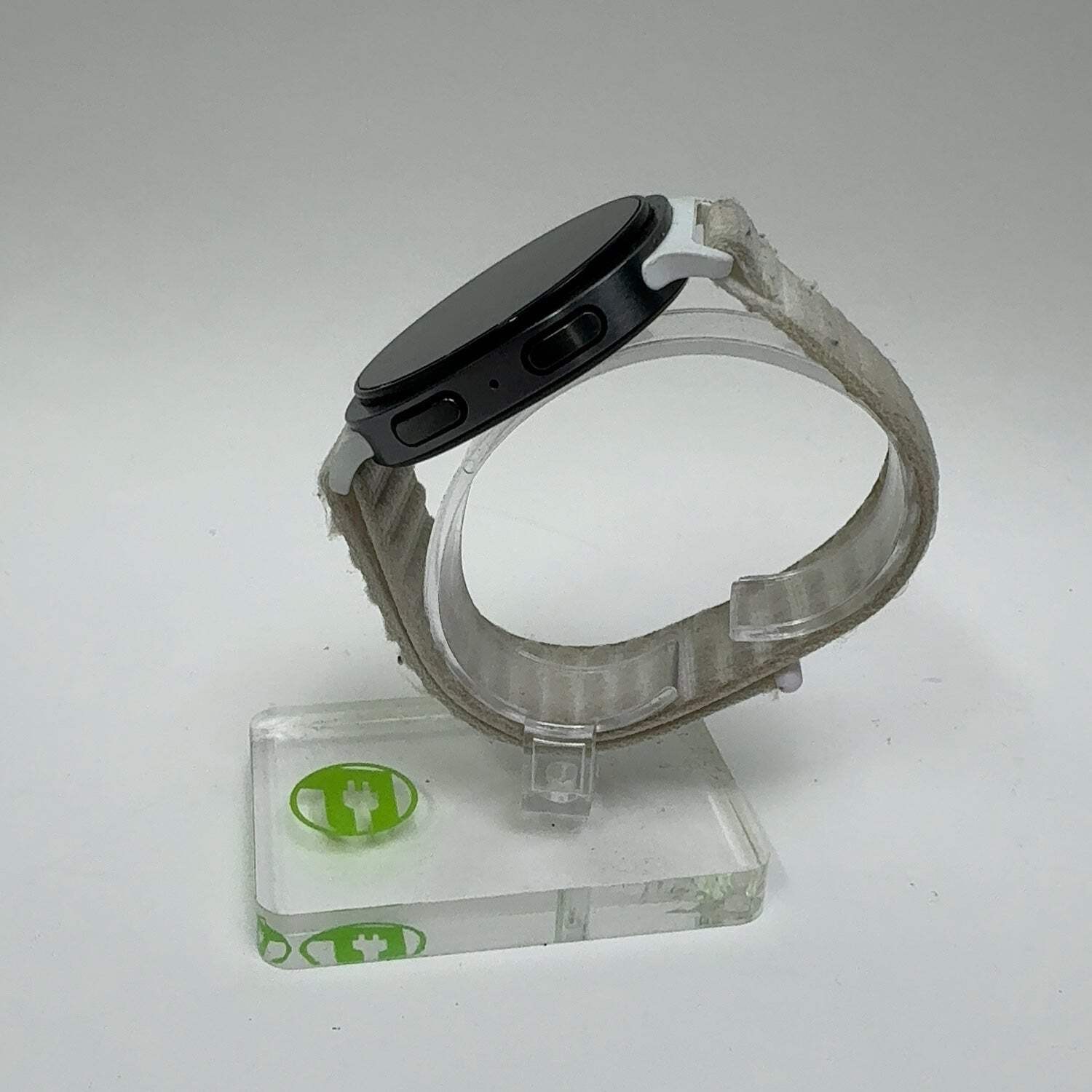 GPS Only Samsung Galaxy Watch8 Armor Aluminum SM-L335U