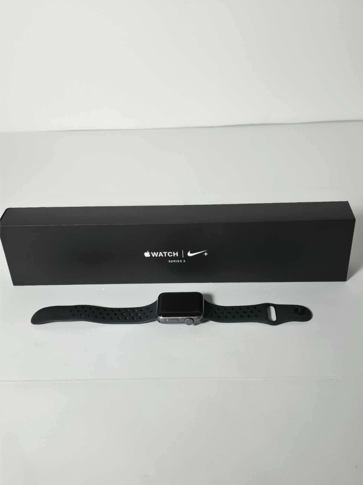 Apple Watch Nike + Series 3 (42mm) Space Gray Aluminum A1859 (GPS) TESTED WORKS