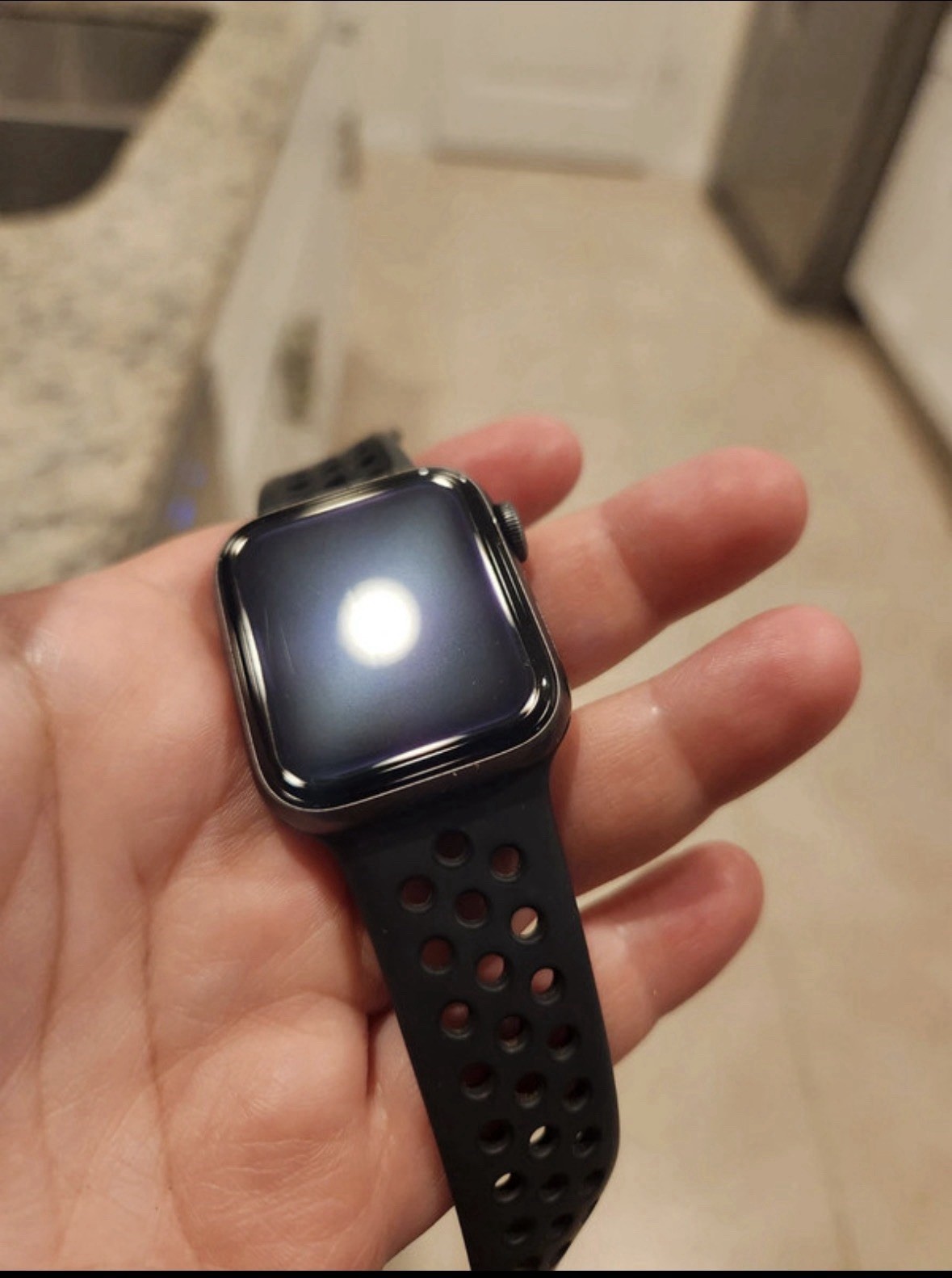 Apple Watch Series 4 40mm Aluminum Case Unlocked GPS+Cell
