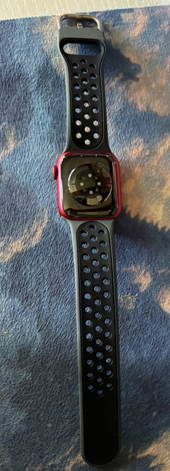 Apple Watch (Series 8) 41mm Red Aluminum (LTE) w/ Nike Sport – Excellent