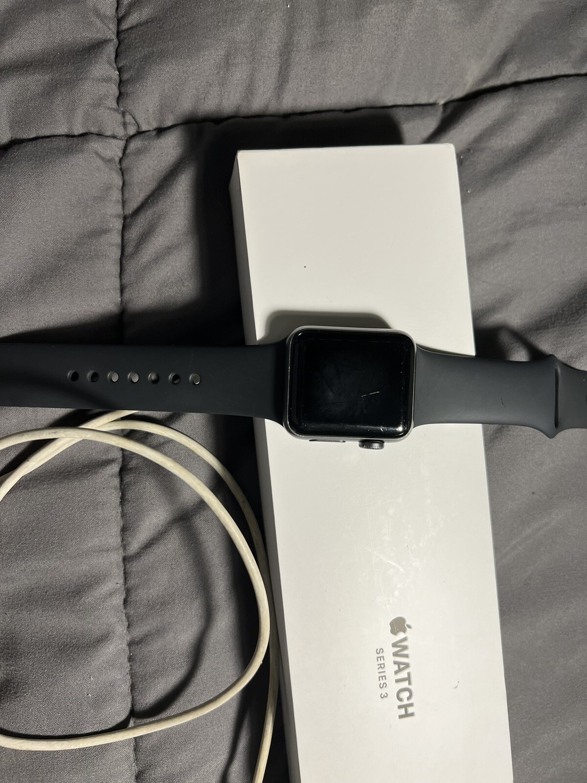 Apple Watch Series 3 38 mm Gray Case Black Aluminium Smartwatch – MTF02LLA