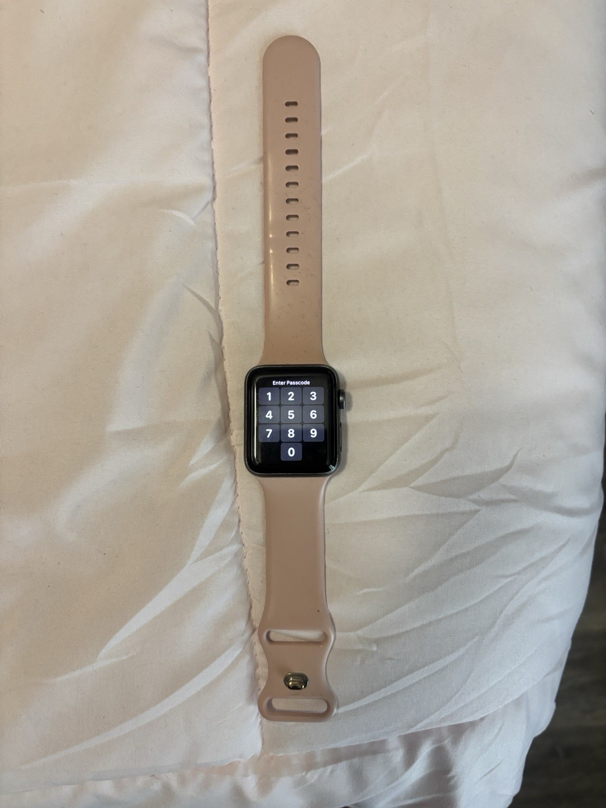 Apple Watch Series 3, 42mm Silver Aluminum. Pink Silicone Band iOS Touchscreen.