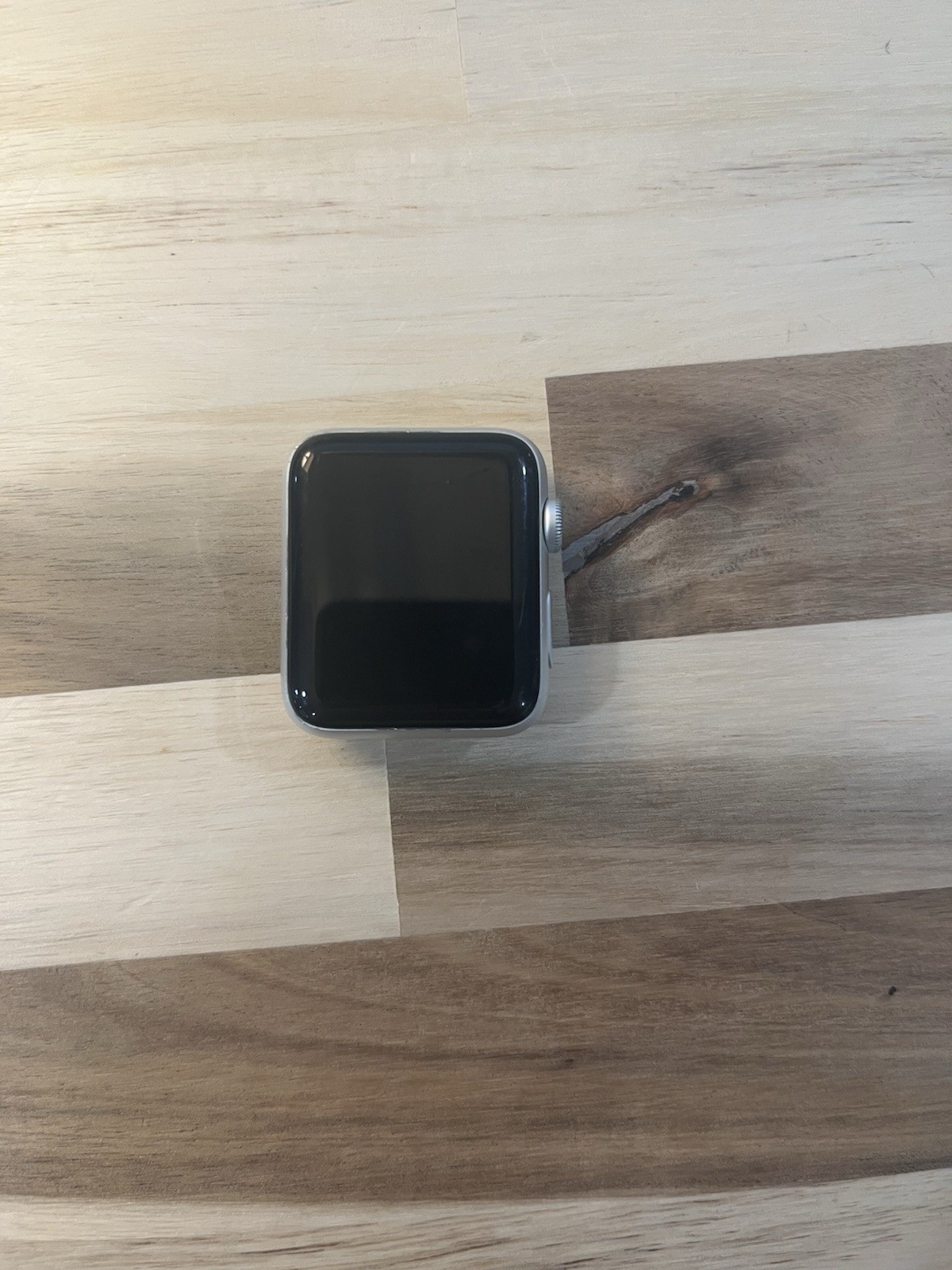 Apple Watch Series 3 42mm GPS Silver Aluminum A1859 Pre-Owned For Parts/Repair