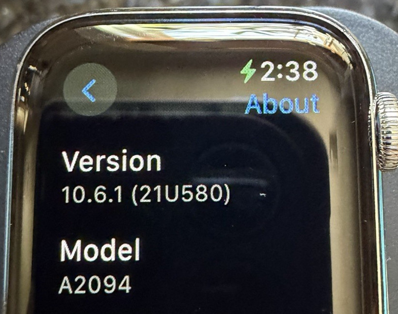 Apple Watch Series 5 40mm Stainless Steel GPS + 4G Cellular – 74% Battery READ