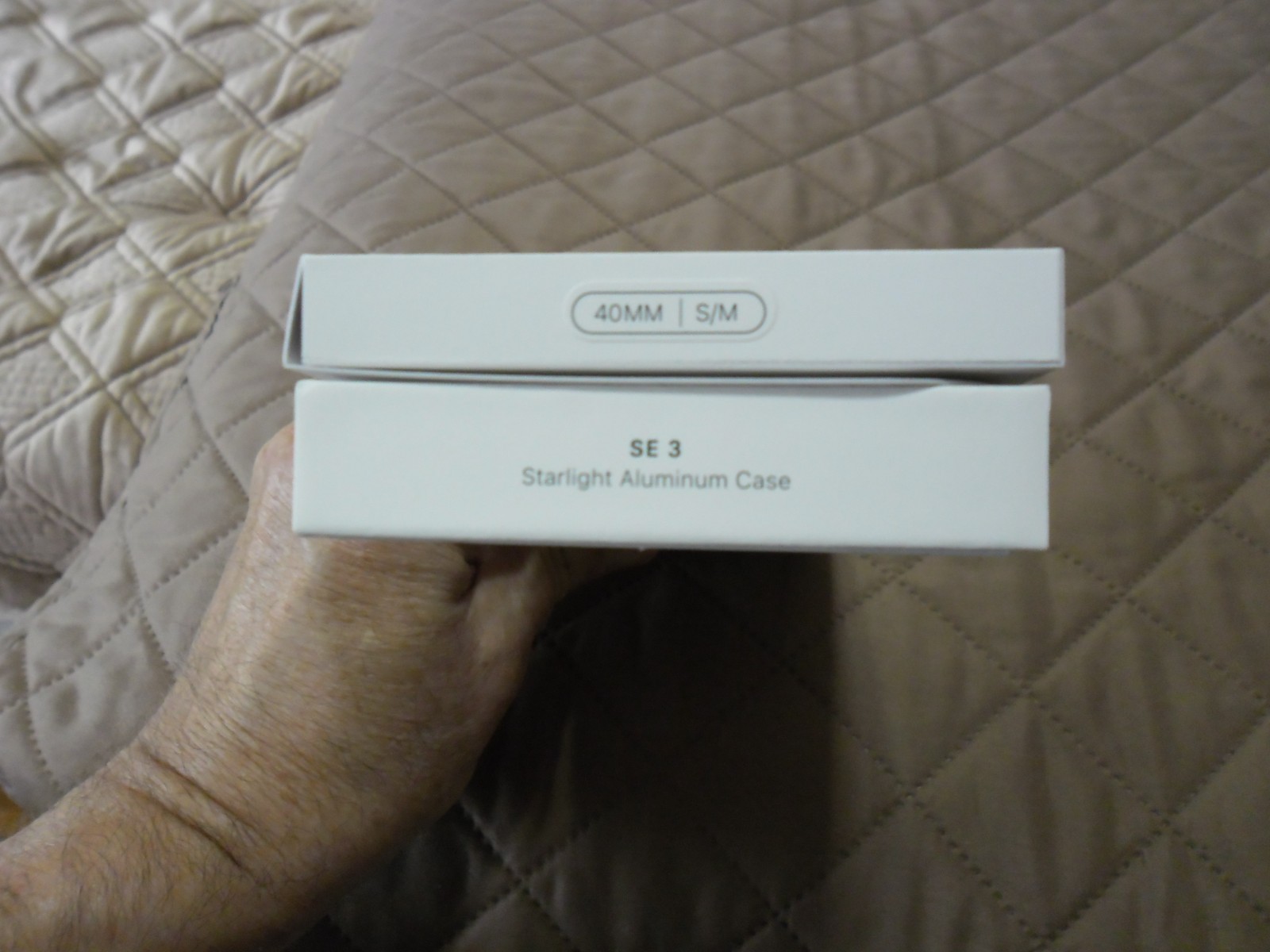Apple Watch SE 3 40mm Starlight GPS for Apple Phones 11 or Higher W/Extra Bands
