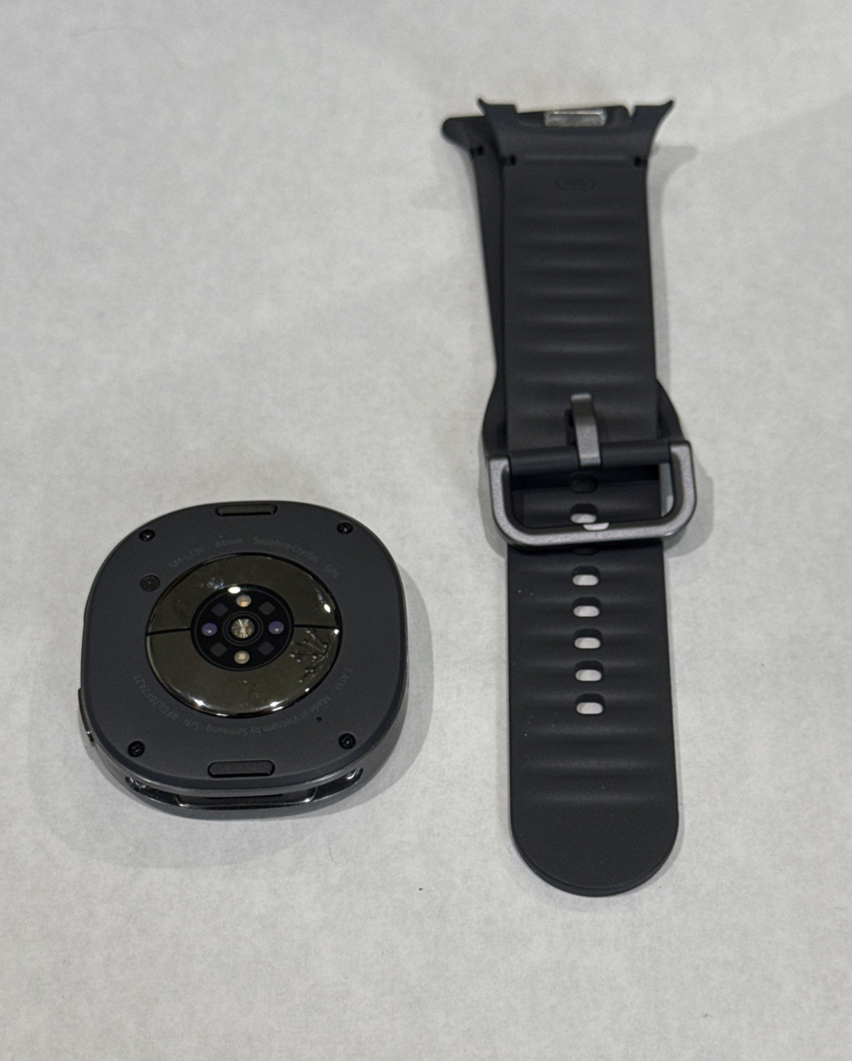 Samsung Galaxy Watch 8 44mm Graphite Smartwatch SM-L330NDACXAA – New, No Box!!