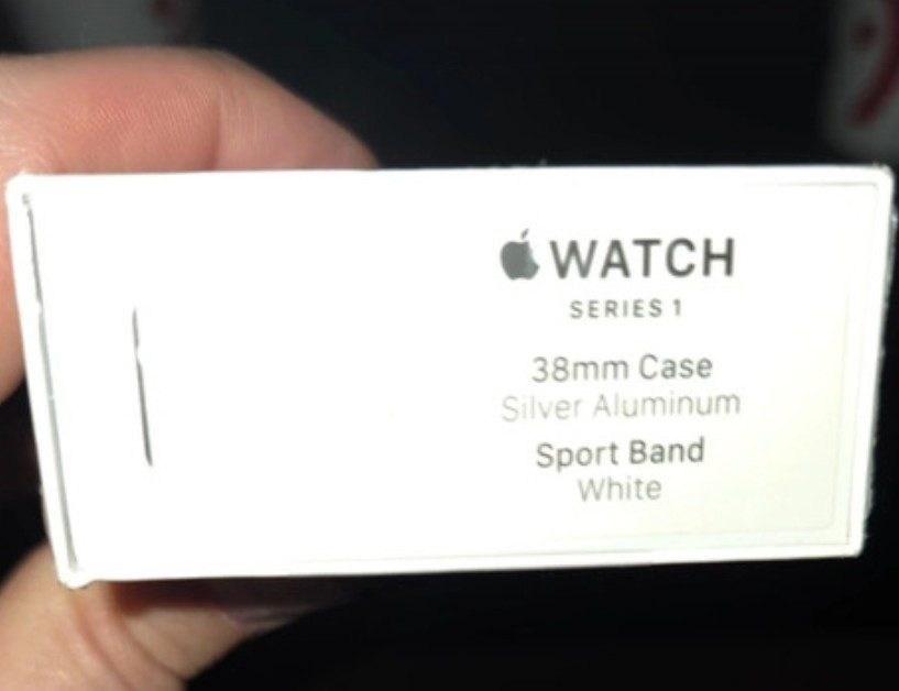 Apple Apple Watch Series 1 38mm Silver Aluminum Case White Sport Band GPS 8GB