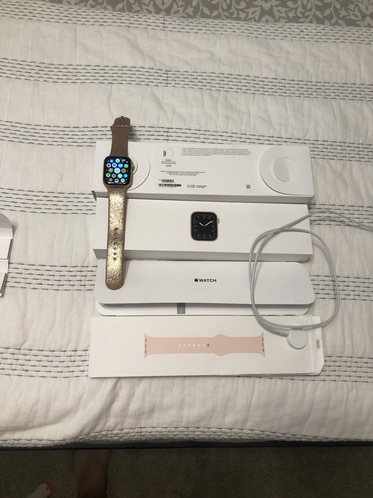 Apple Watch Series 5 44mm Gold-Tone Aluminium Case with Pink Sand Sport Band…