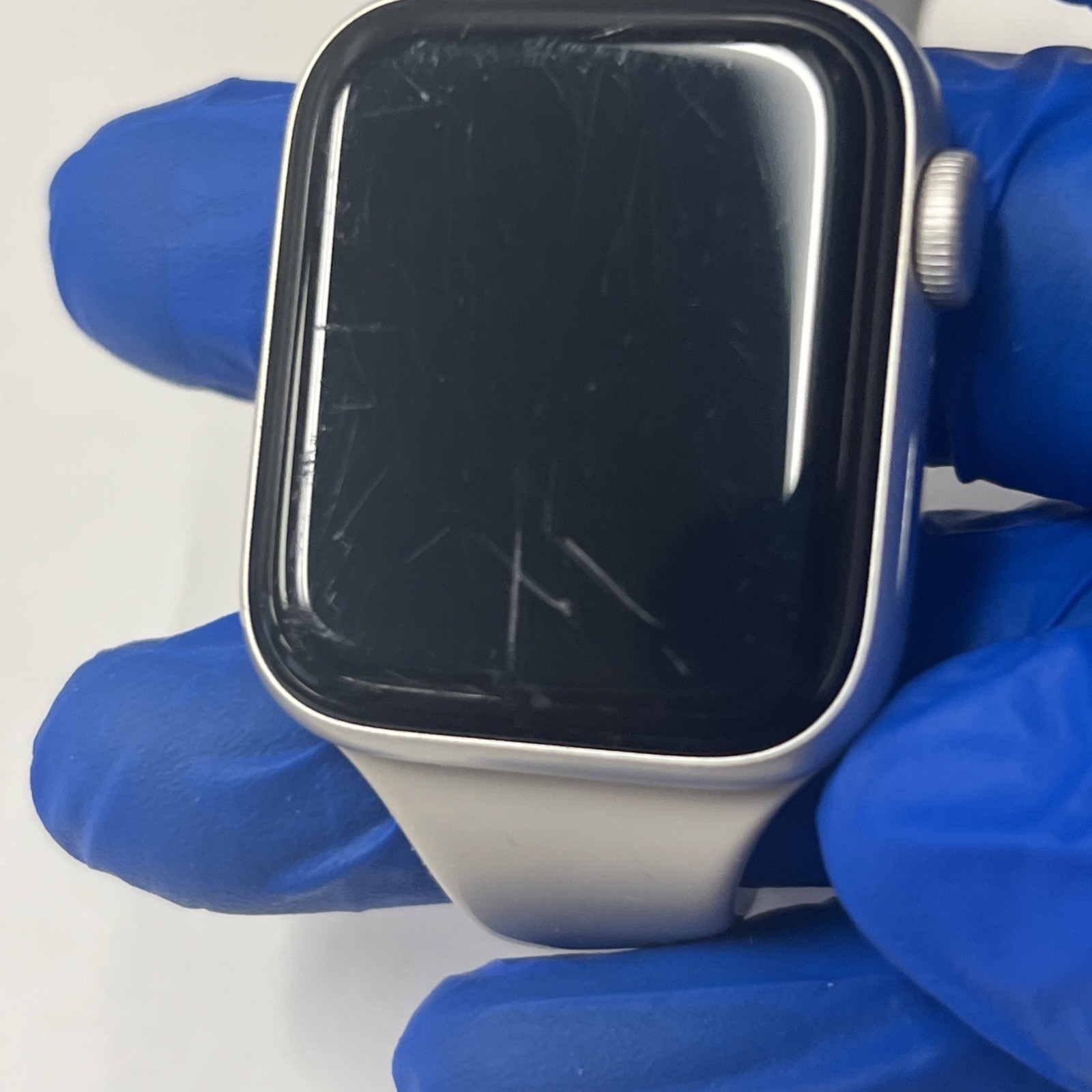 Apple Watch SE 2nd Gen 40mm GPS Starlight – Fair *78% Battery*