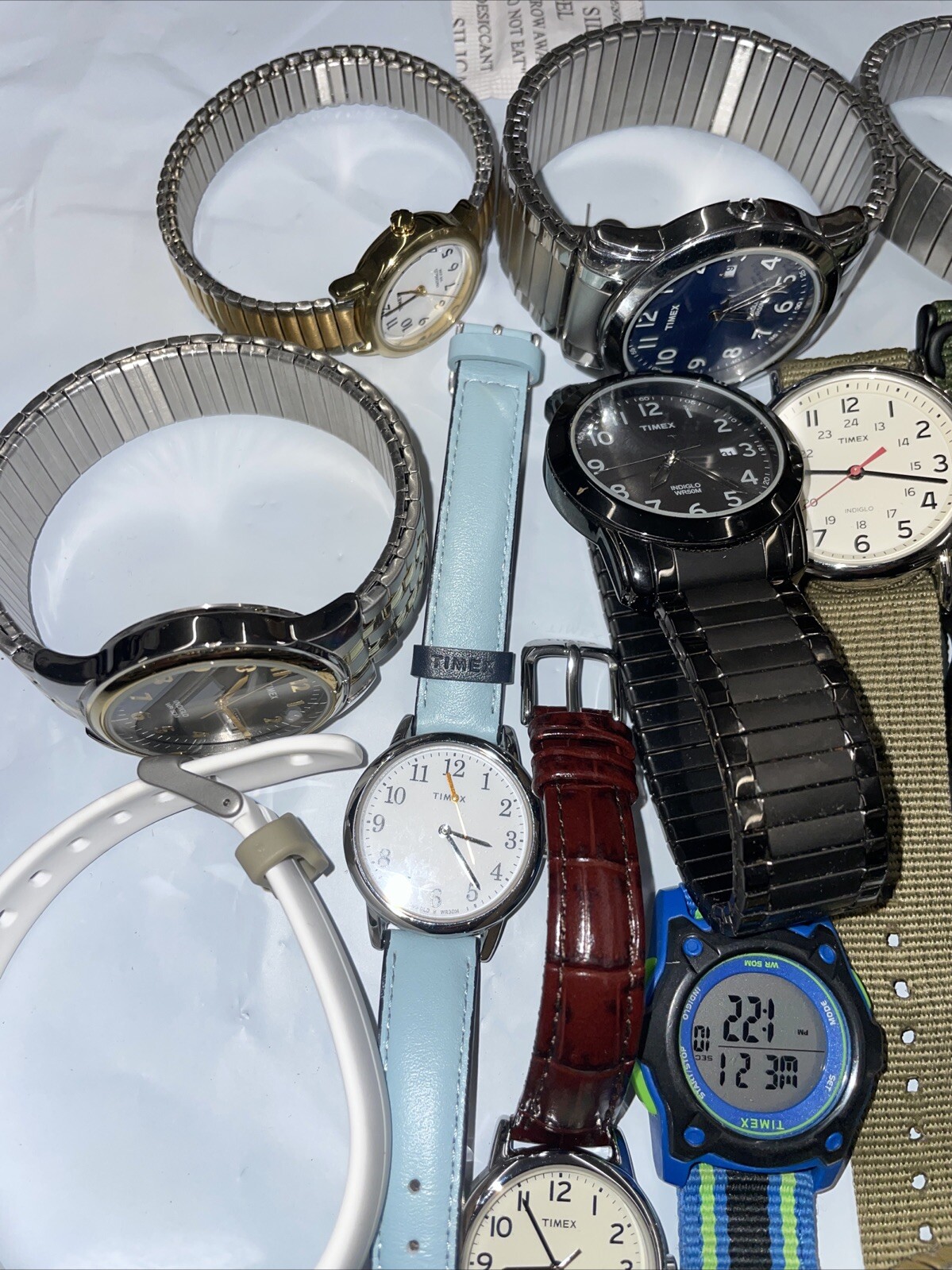 Wholesale lot of 50 Timex watches for parts repairs sold as is untested LAN46