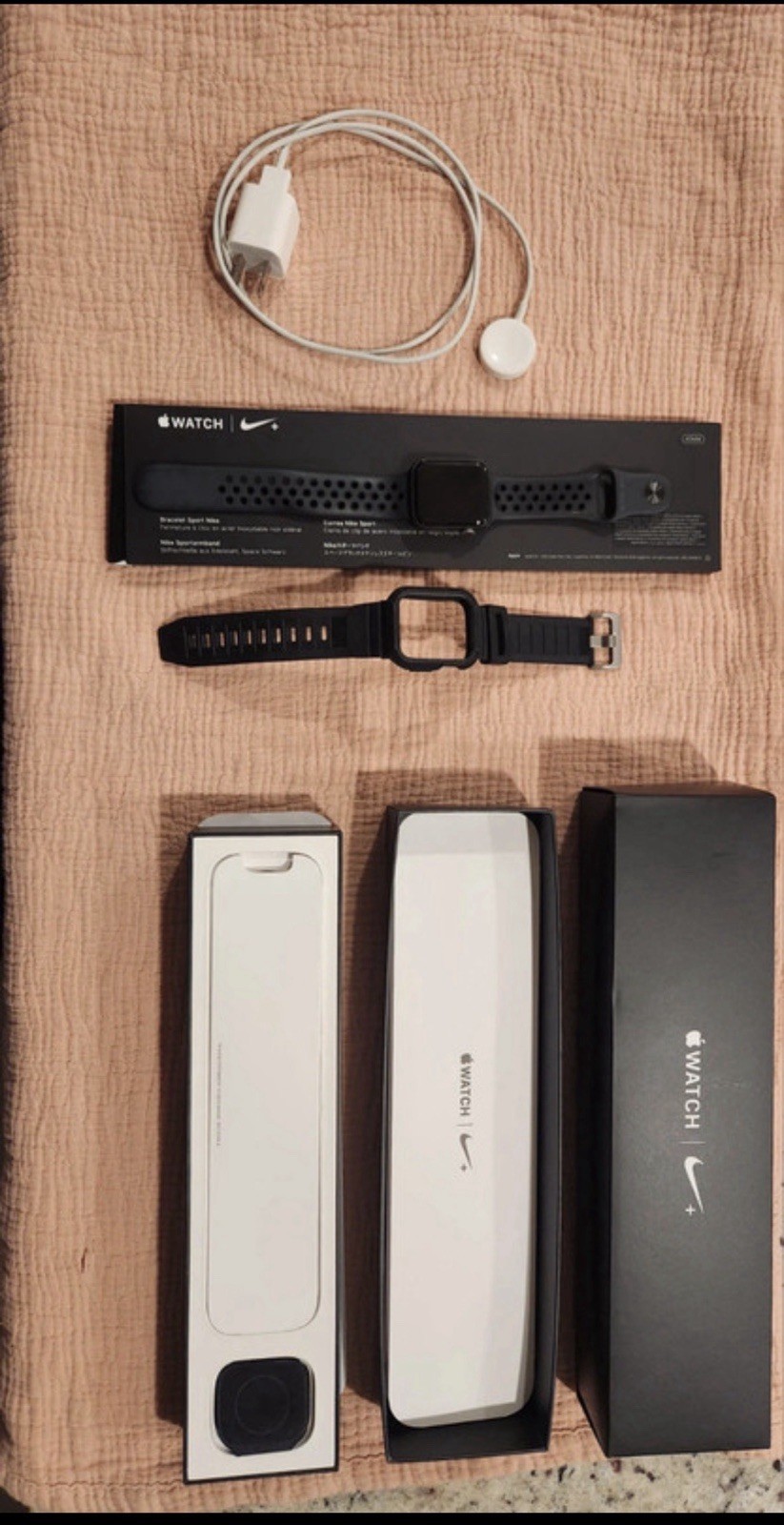 Apple Watch Series 4 40mm Aluminum Case Unlocked GPS+Cell